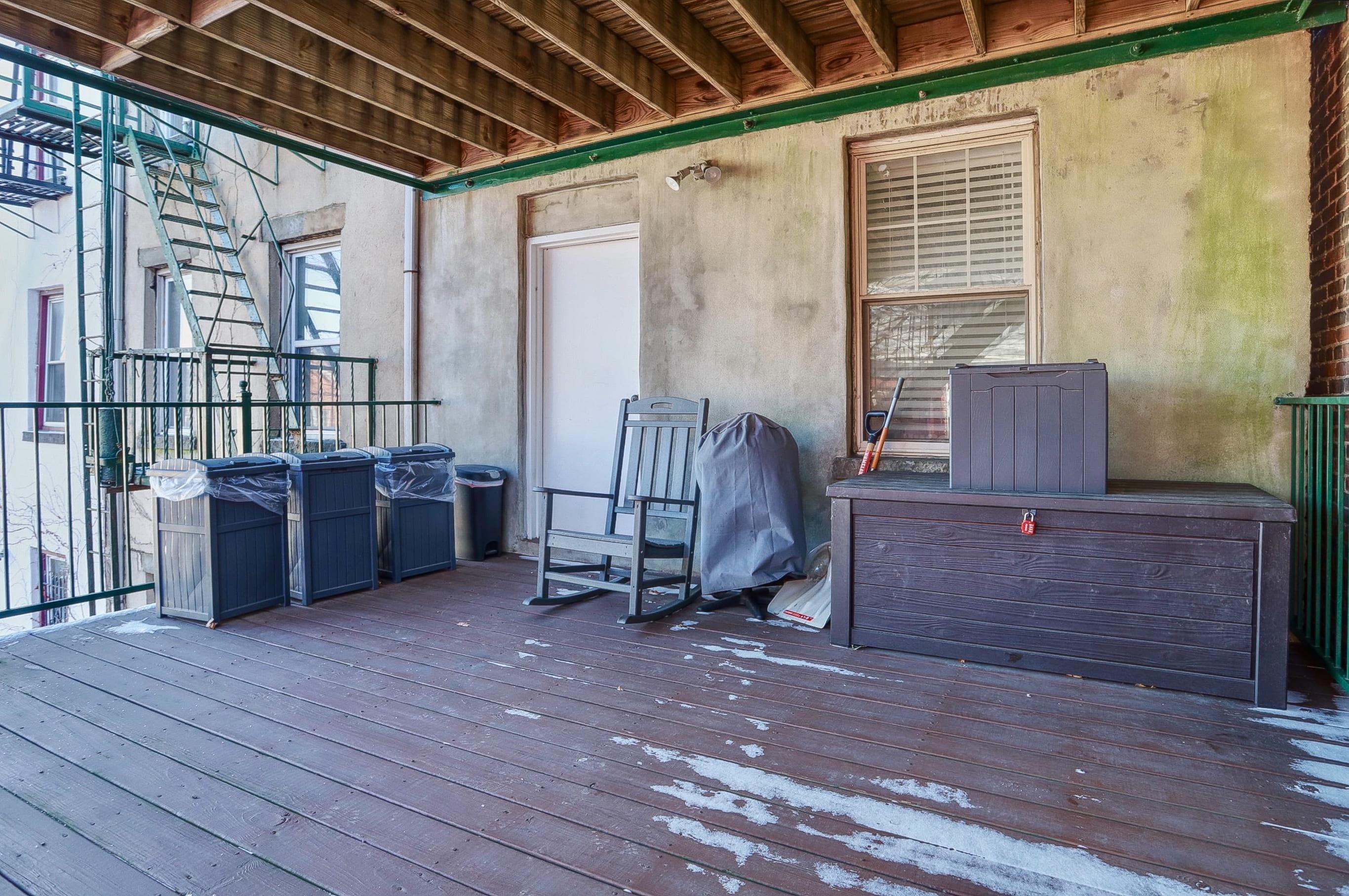 285 BERGEN AVE Unit: 2