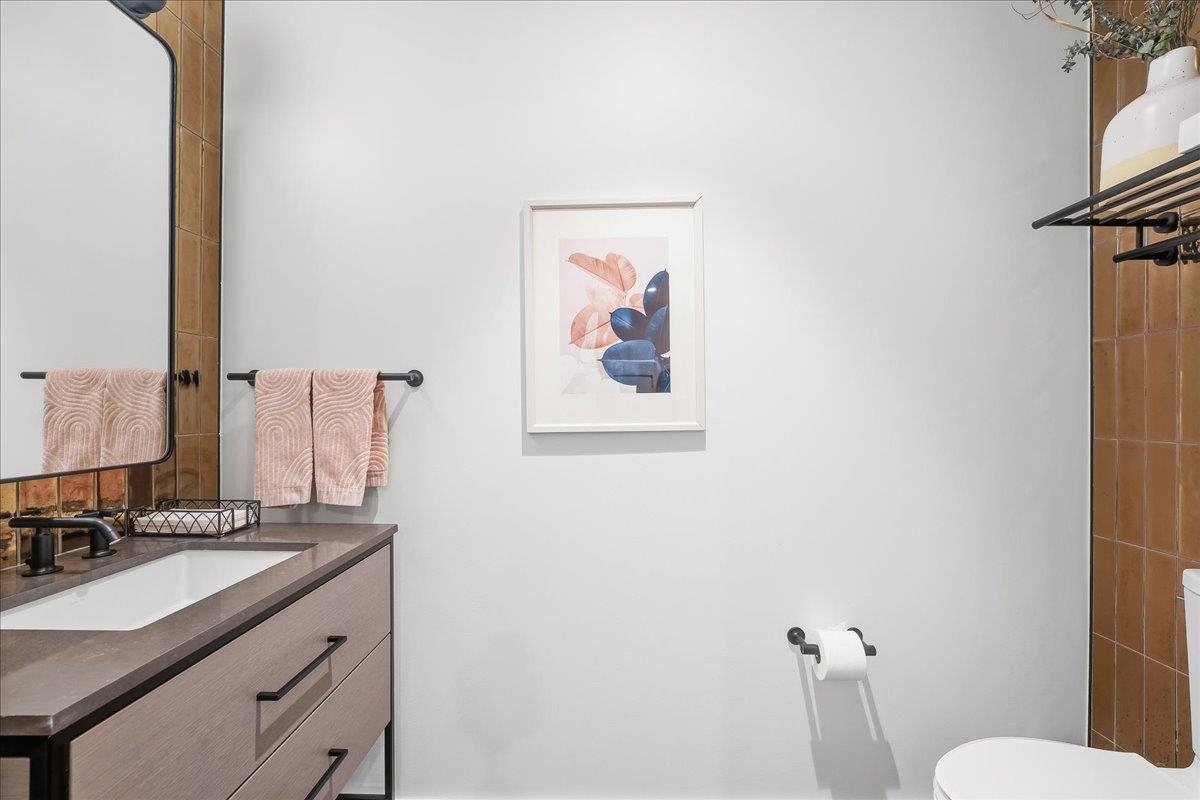 1425 HUDSON ST Unit: 7E