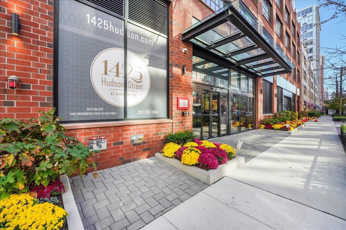 1425 HUDSON ST Unit: 7E