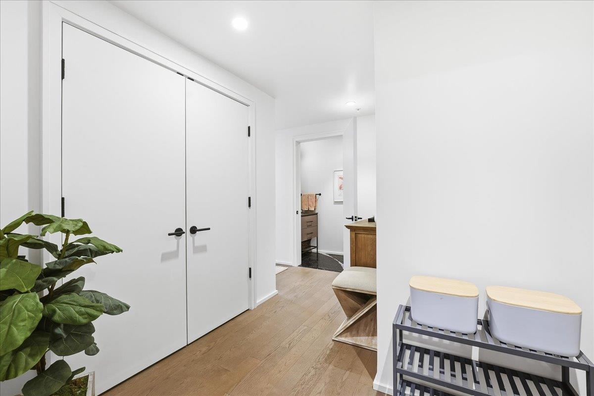 1425 HUDSON ST Unit: 7E