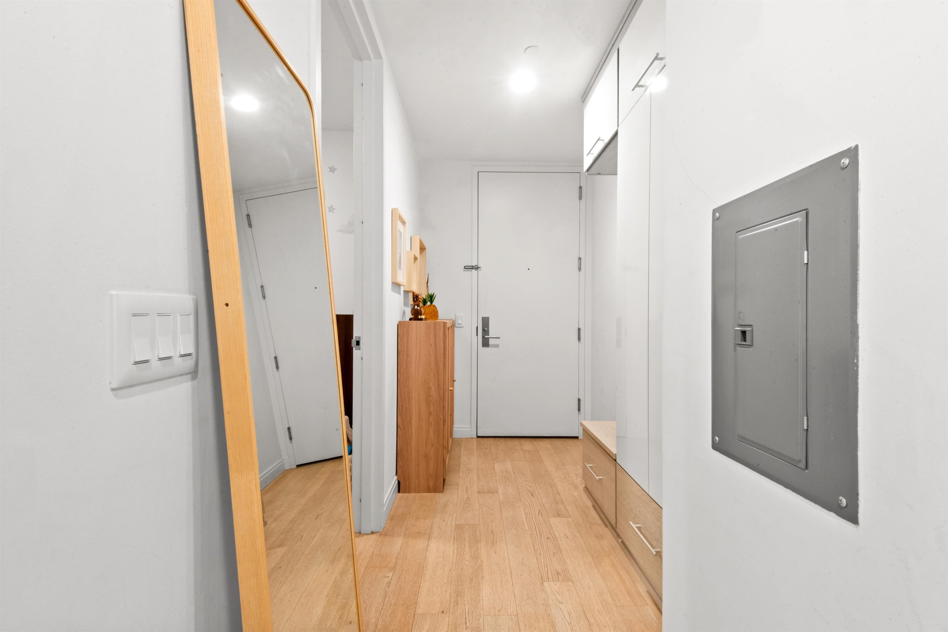 160 1ST ST Unit: 614