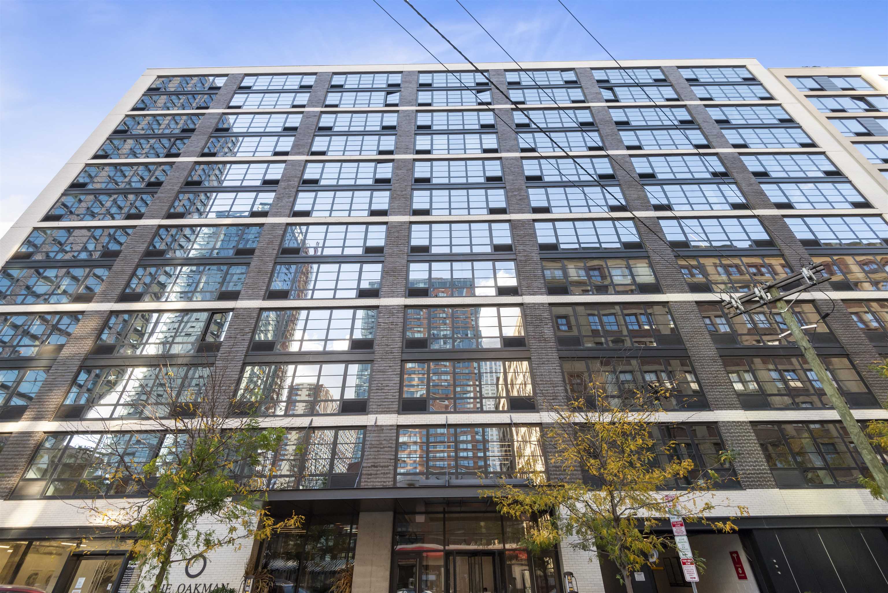 160 1ST ST Unit: 614