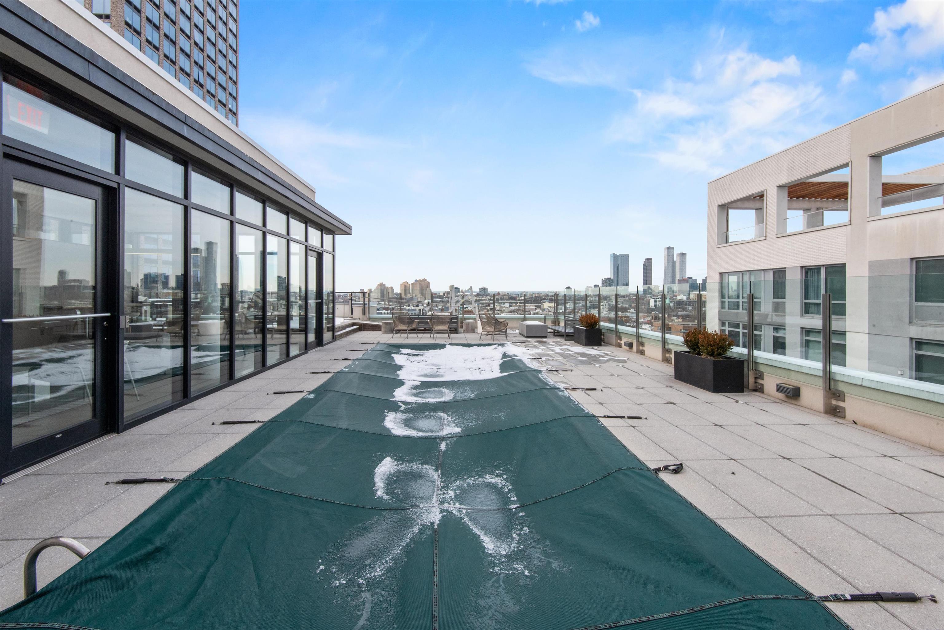 160 1ST ST Unit: 614