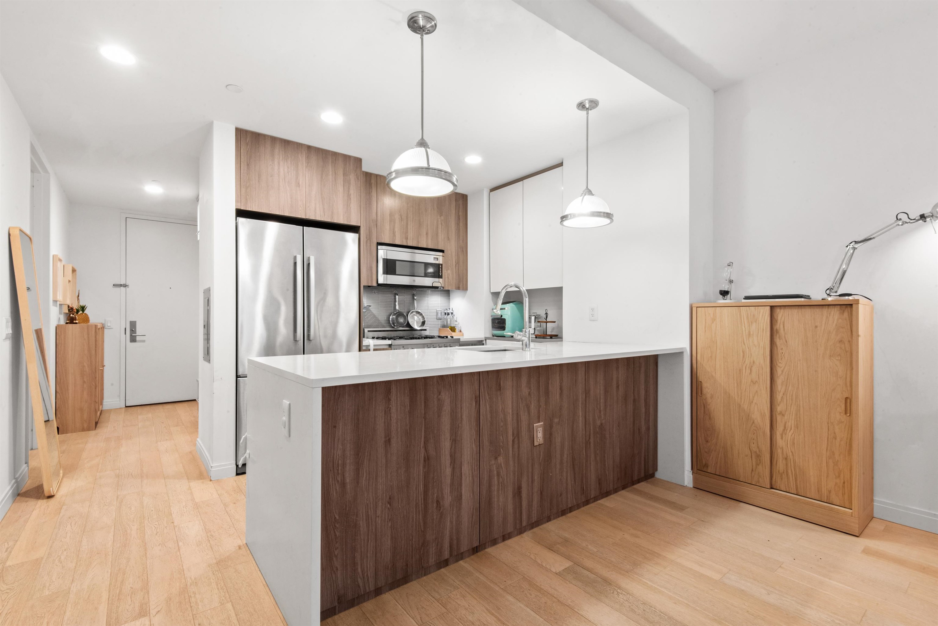 160 1ST ST Unit: 614