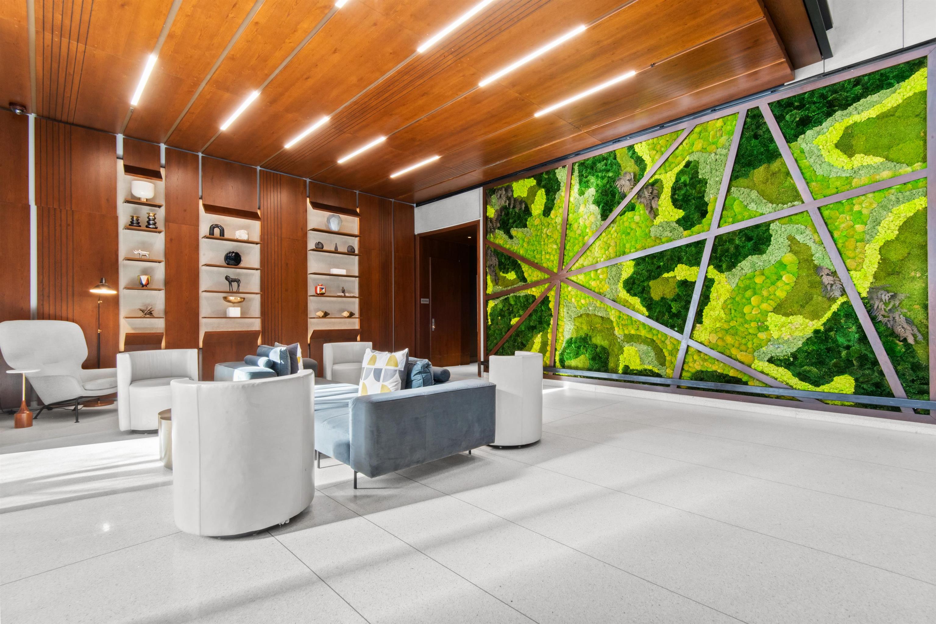 160 1ST ST Unit: 614