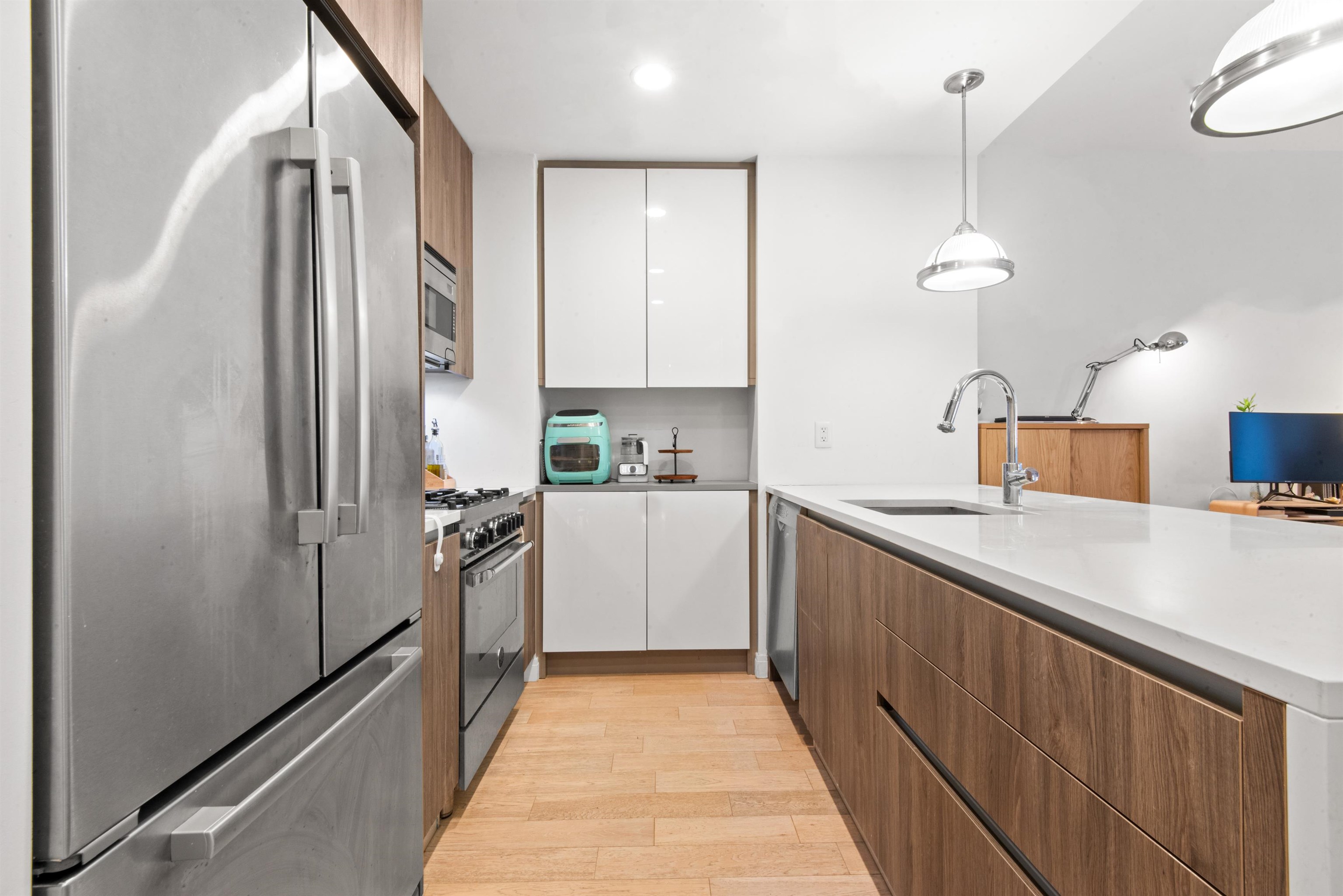 160 1ST ST Unit: 614