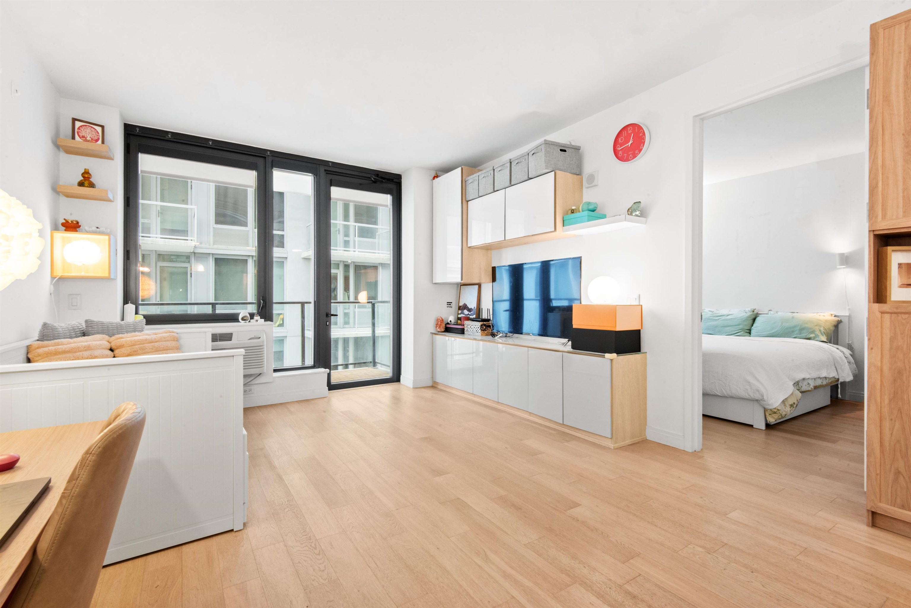 160 1ST ST Unit: 614