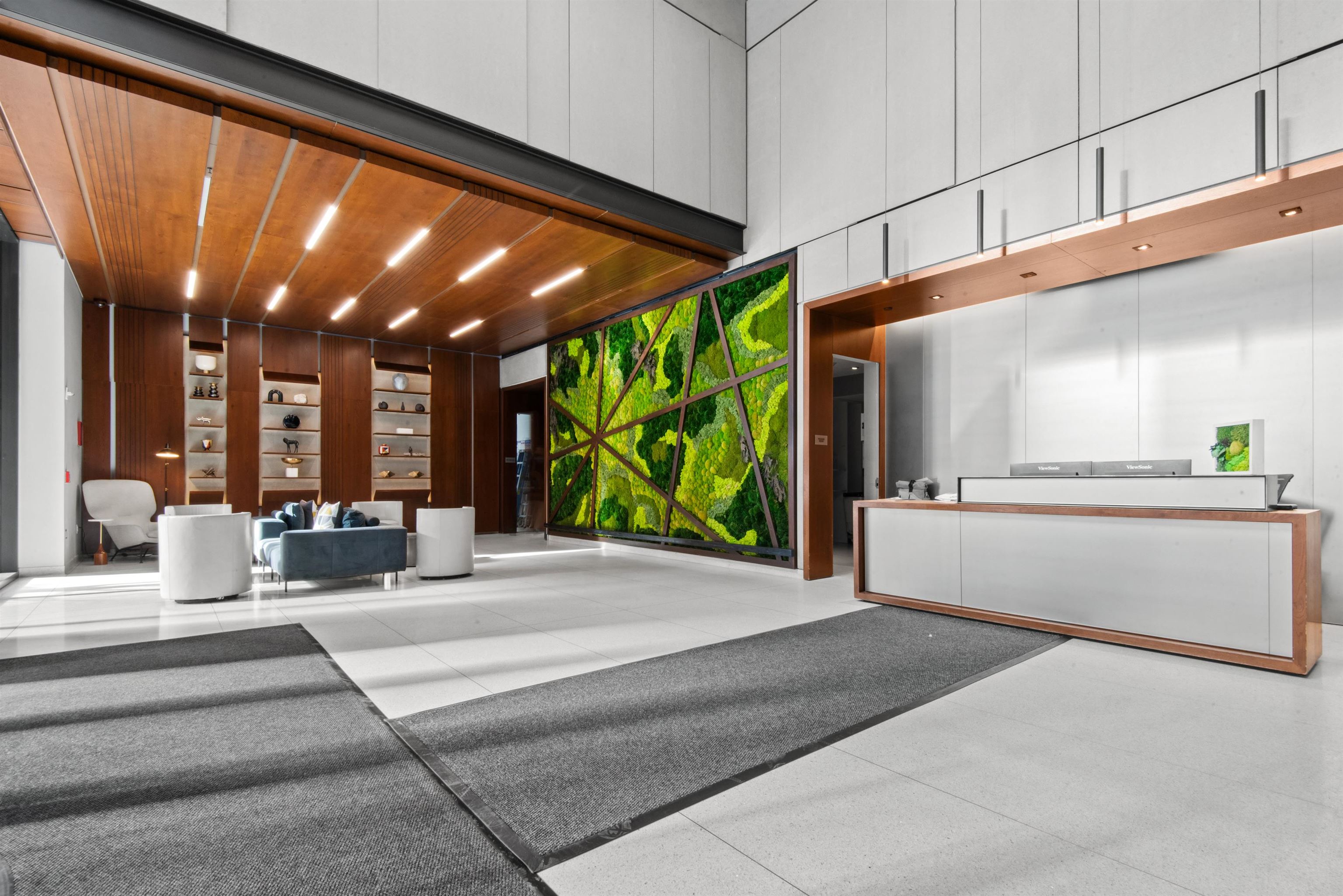 160 1ST ST Unit: 614