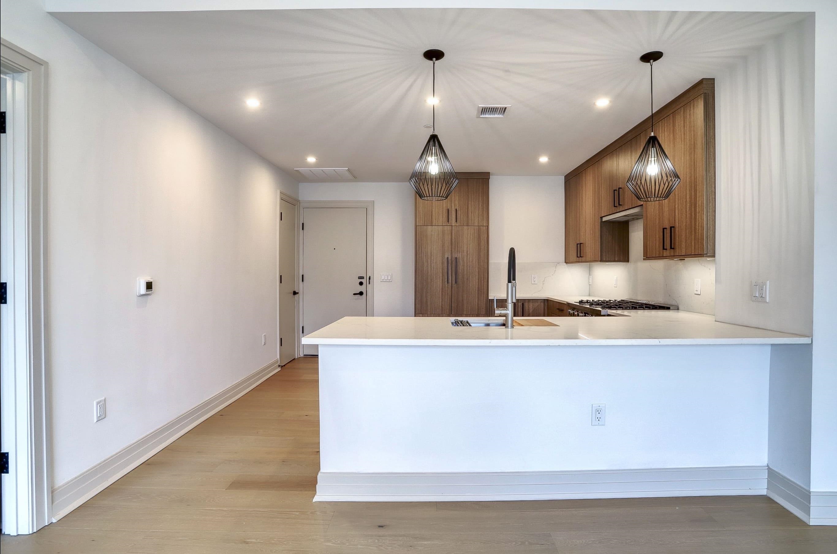 921 MADISON ST Unit: 505