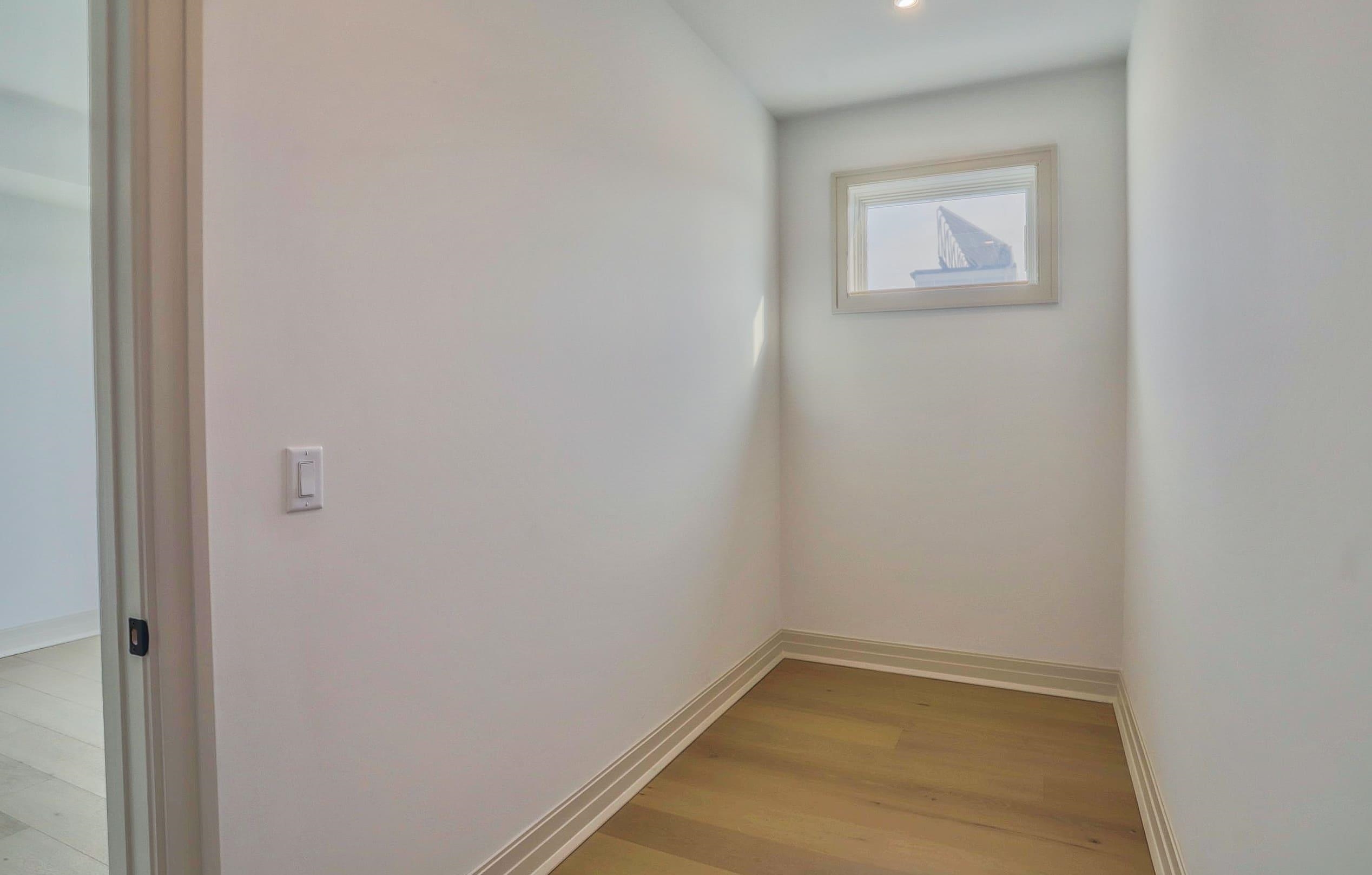 921 MADISON ST Unit: 505