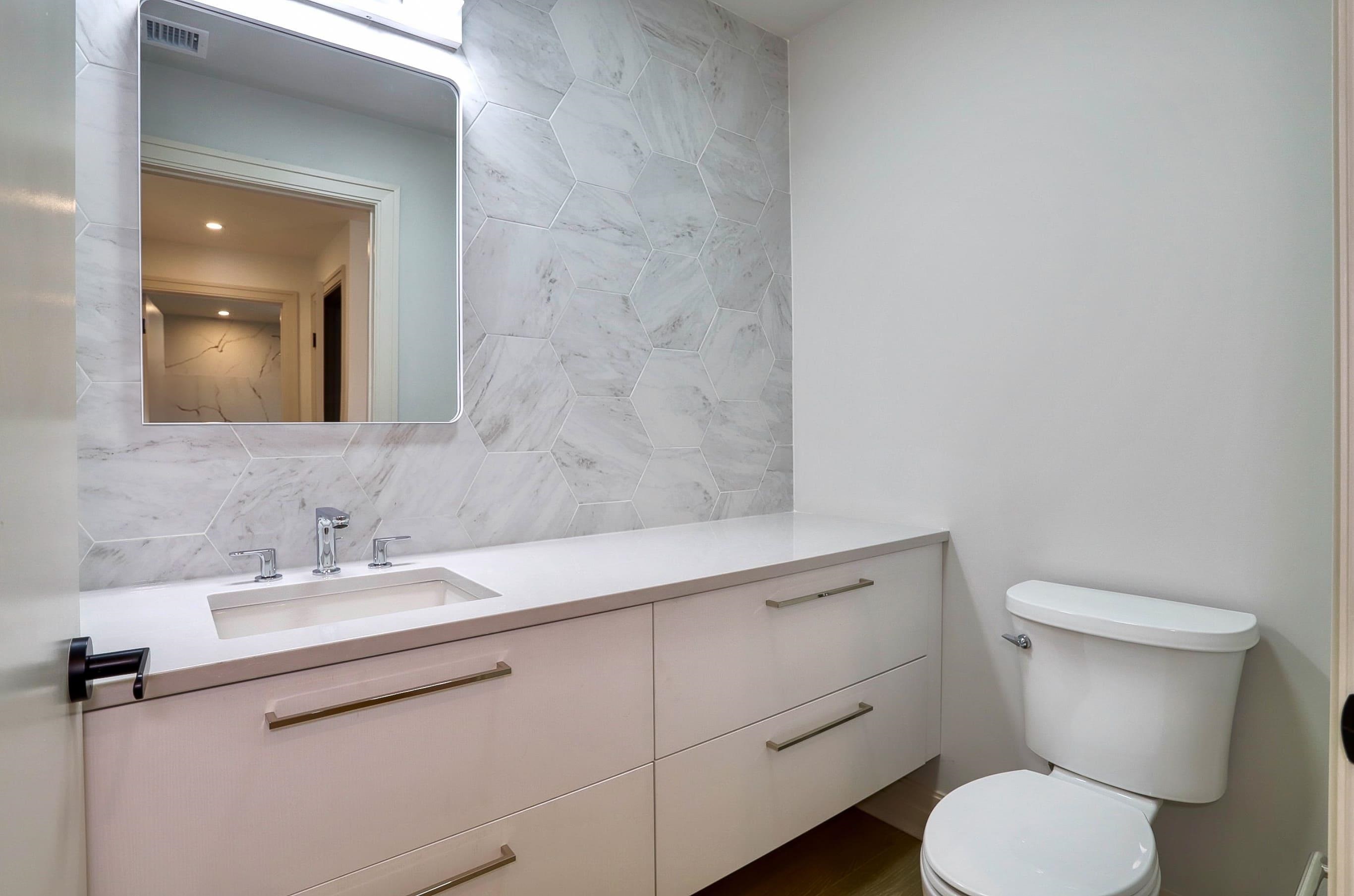 921 MADISON ST Unit: 505