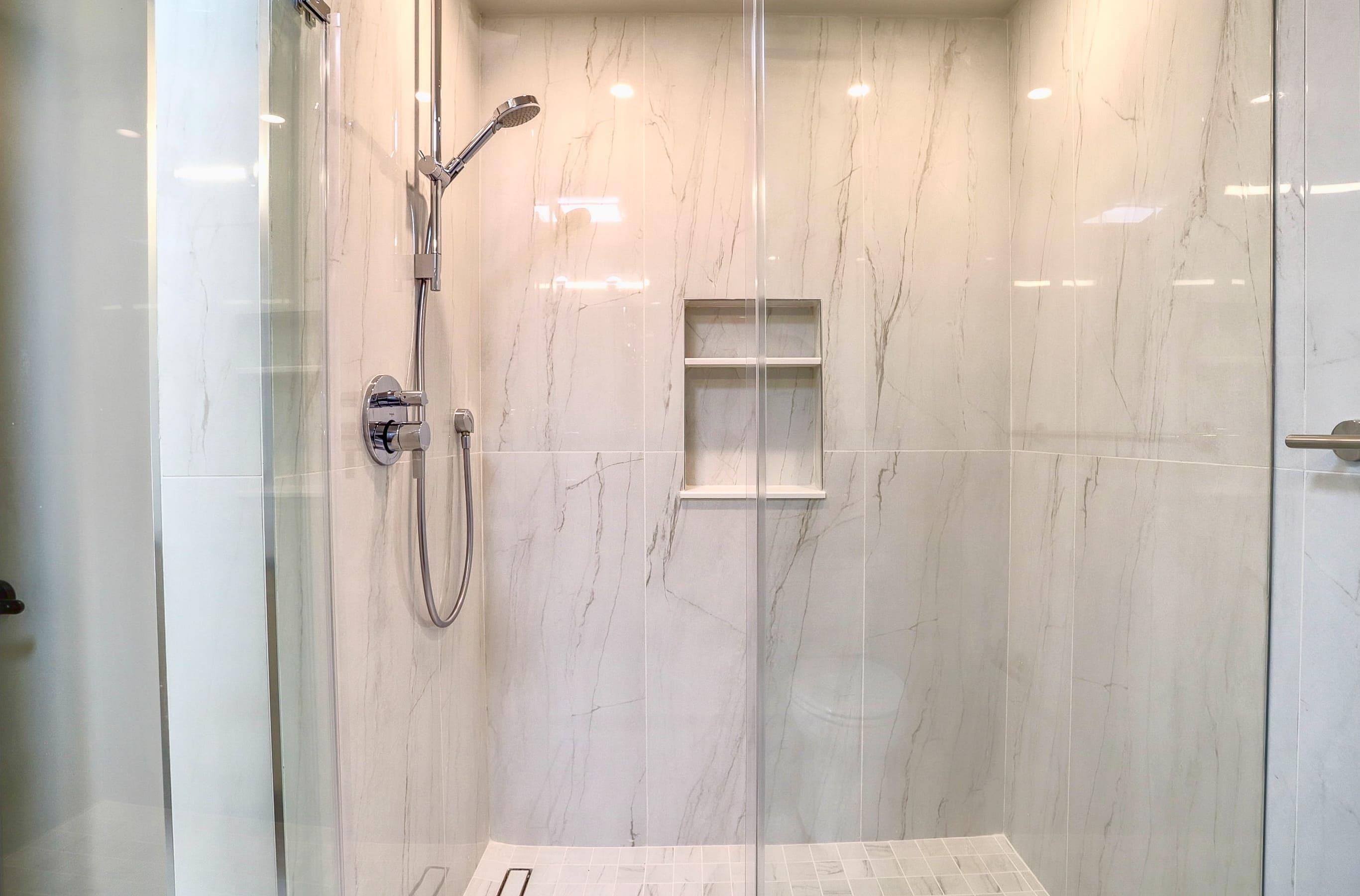 921 MADISON ST Unit: 505