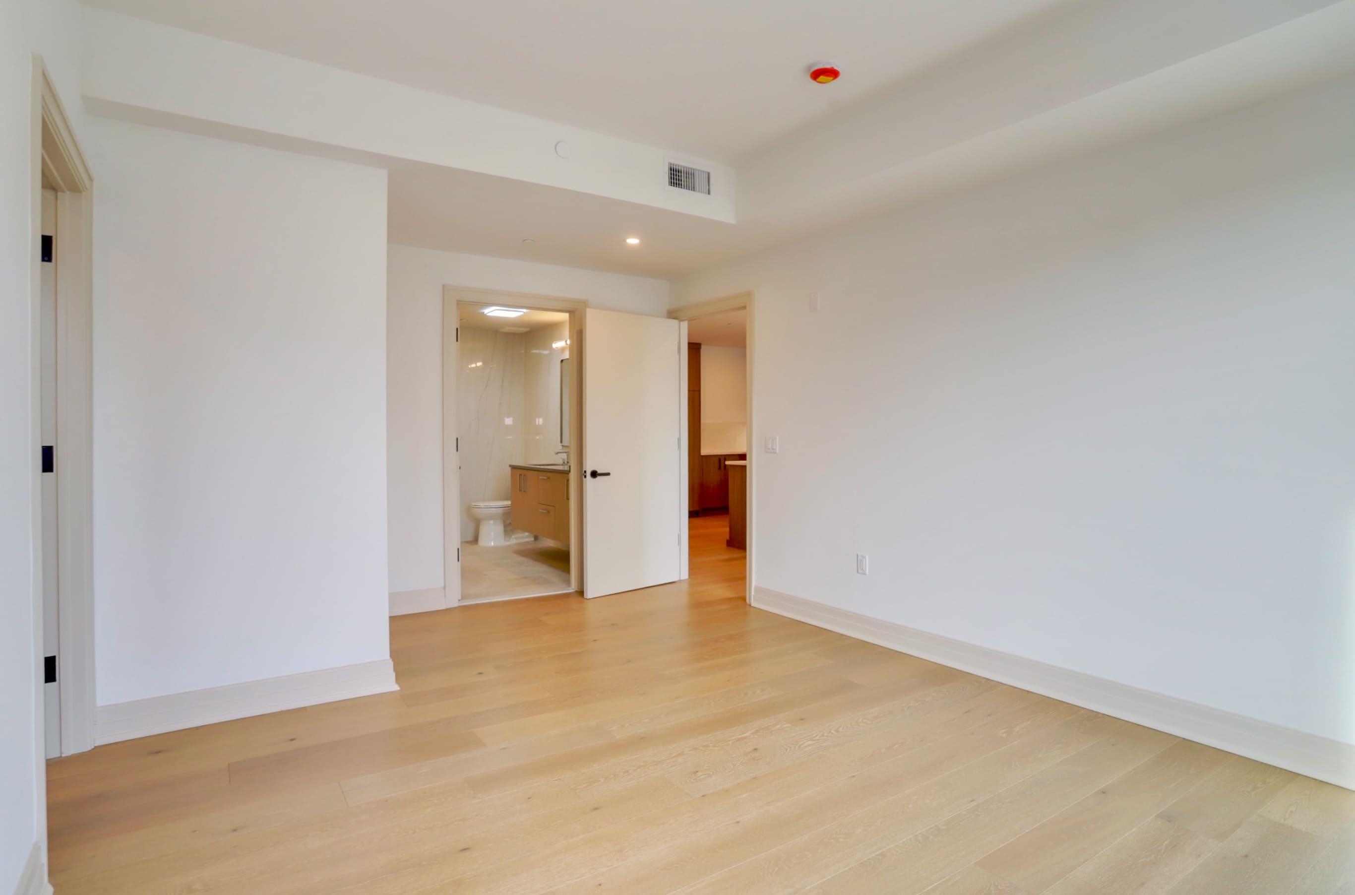 921 MADISON ST Unit: 505