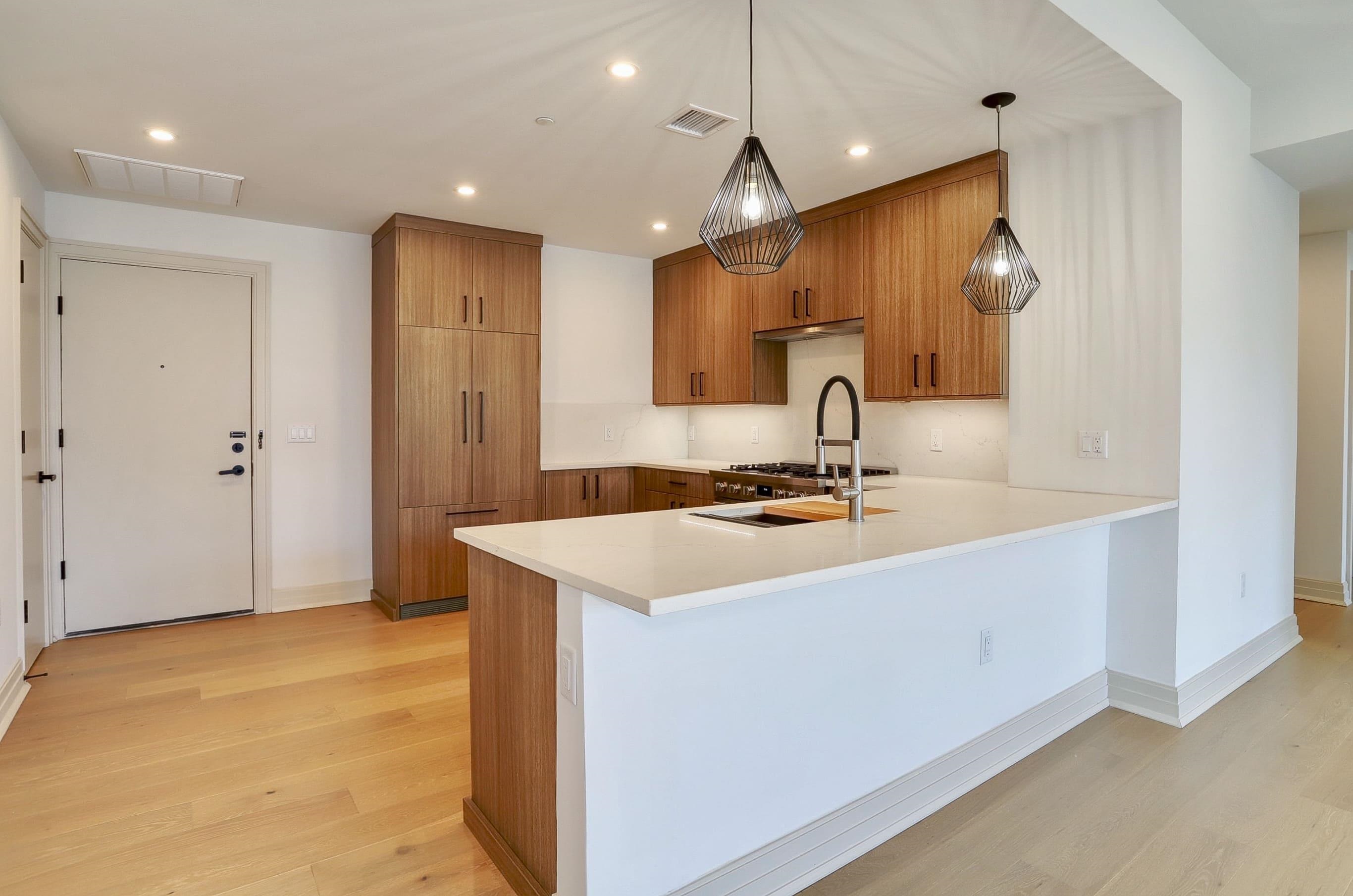 921 MADISON ST Unit: 505