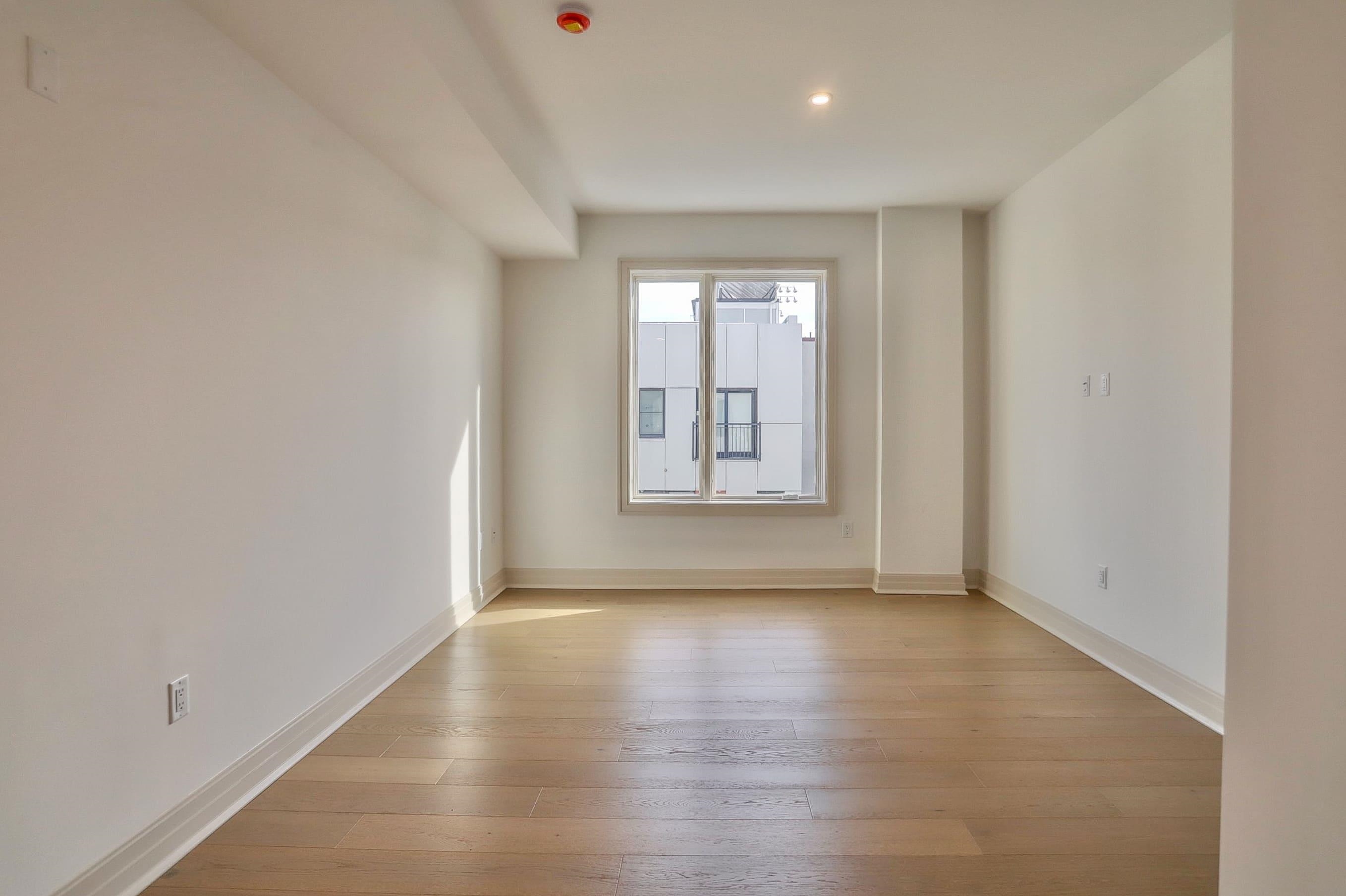 921 MADISON ST Unit: 505