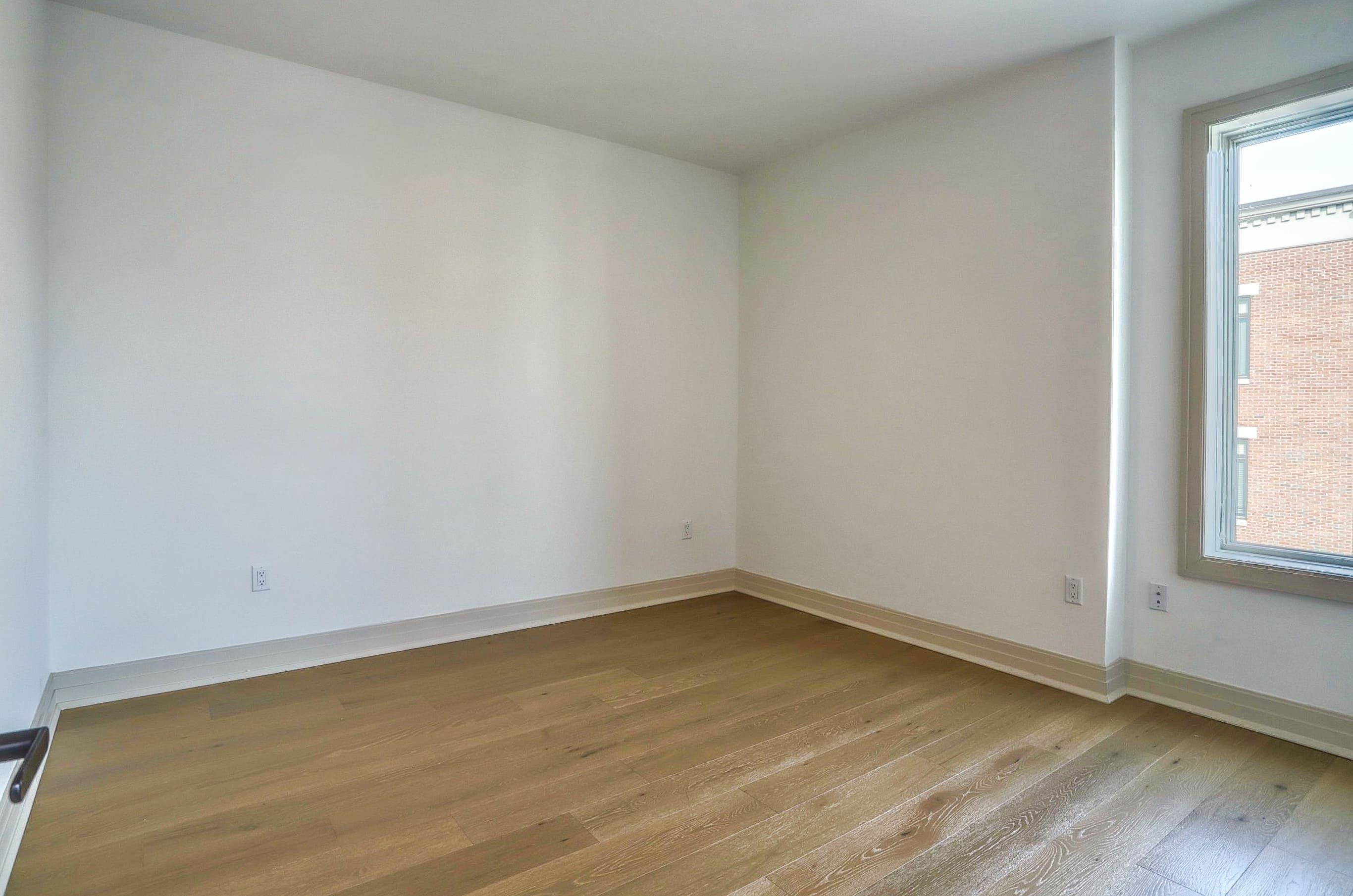 921 MADISON ST Unit: 505