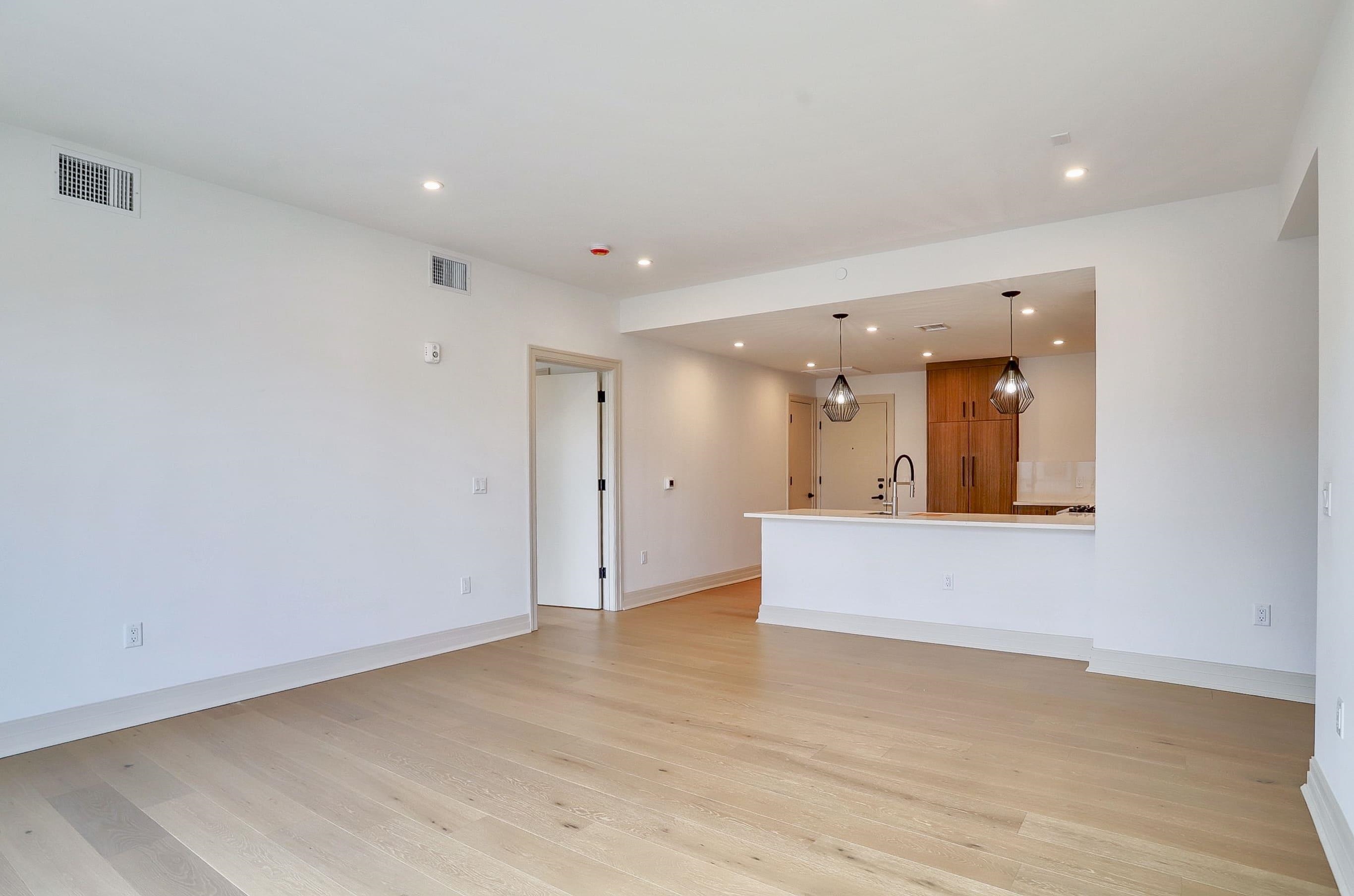 921 MADISON ST Unit: 505