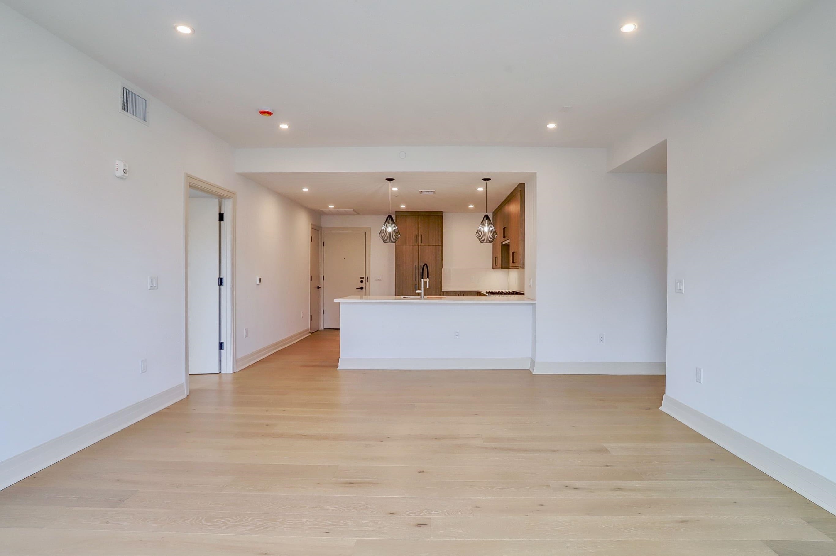 921 MADISON ST Unit: 505