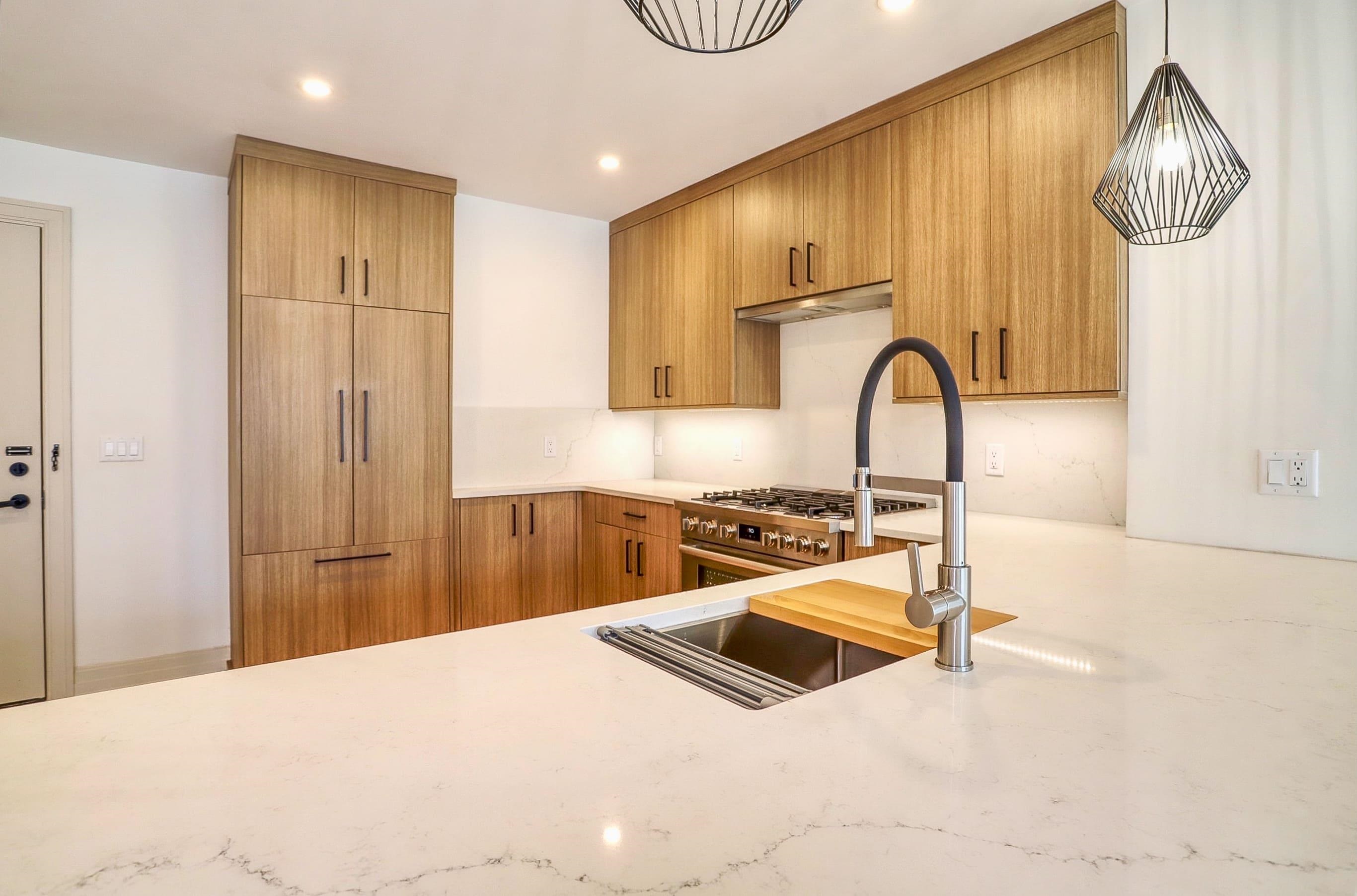 921 MADISON ST Unit: 505