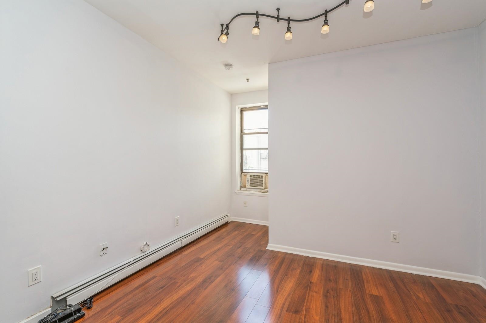 817 PARK AVE Unit: 3