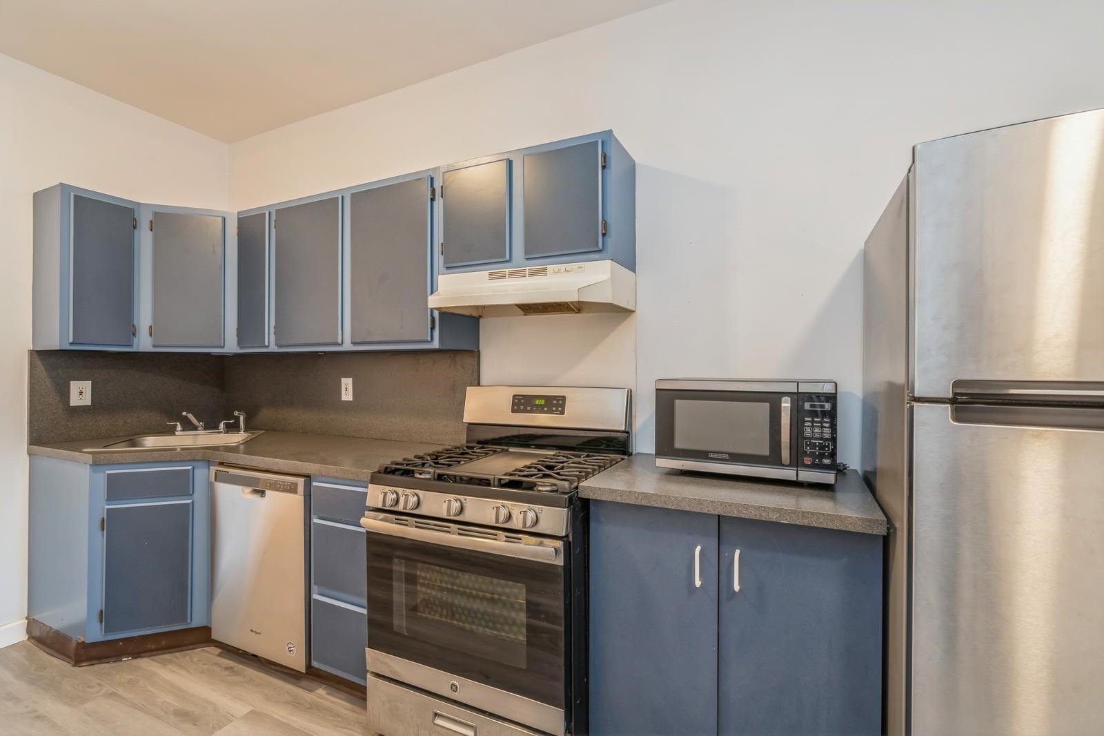 817 PARK AVE Unit: 3