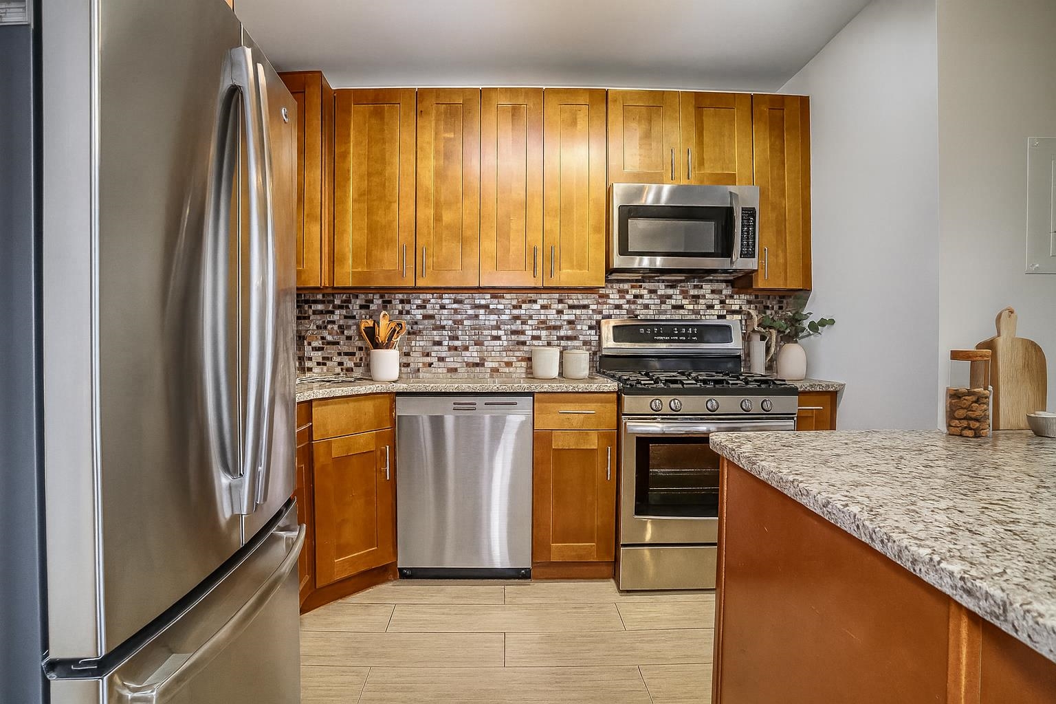 45 RIVER DR SOUTH Unit: 2205