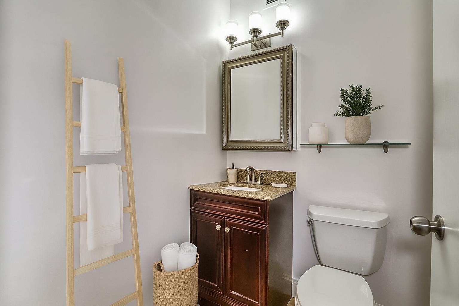 45 RIVER DR SOUTH Unit: 2205