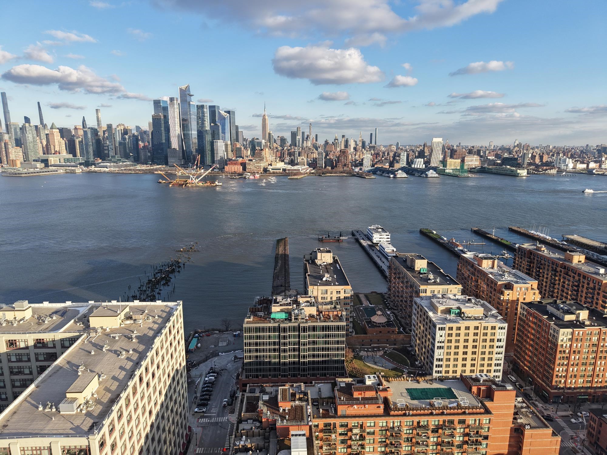 1425 HUDSON ST Unit: PH3