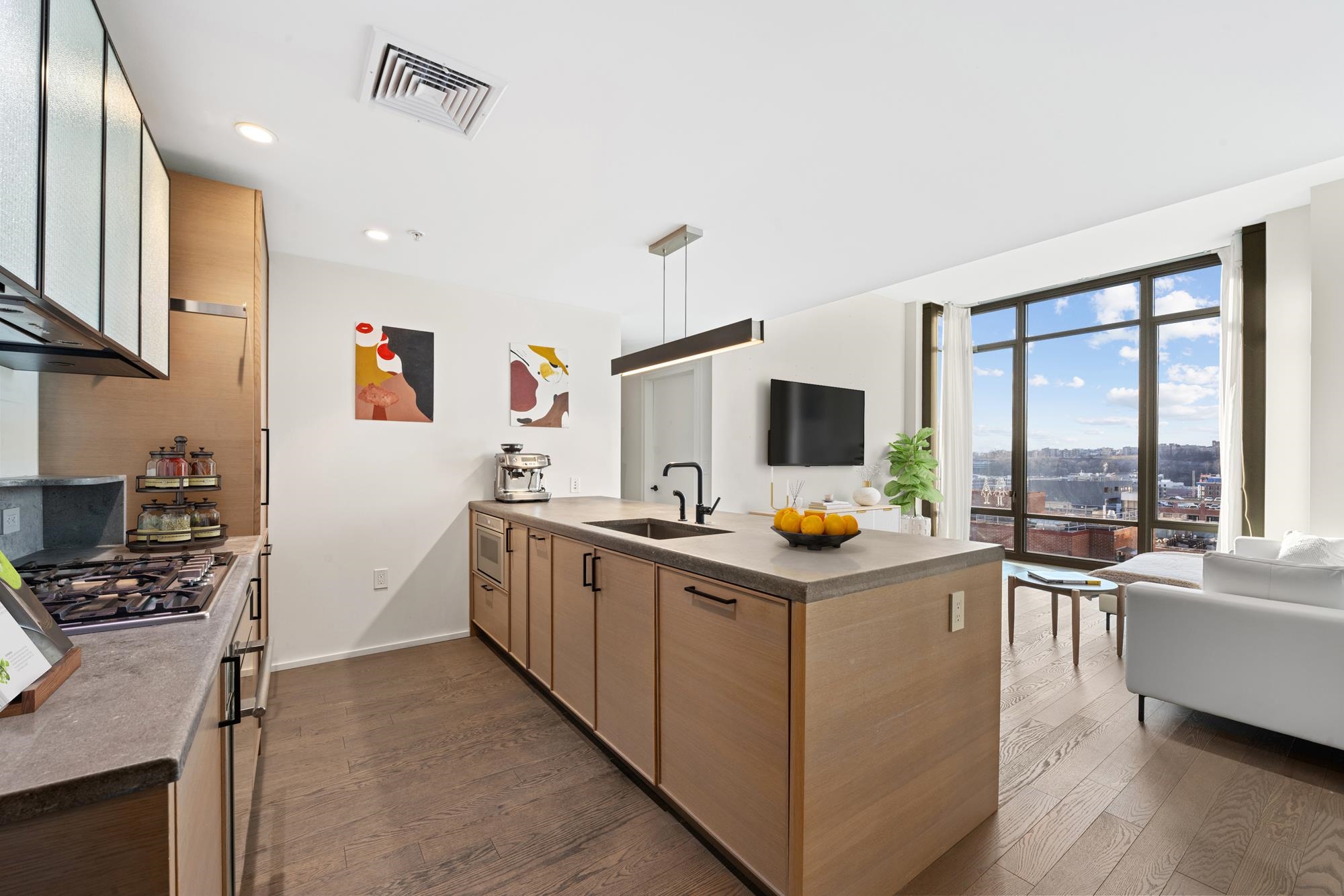 1425 HUDSON ST Unit: PH3