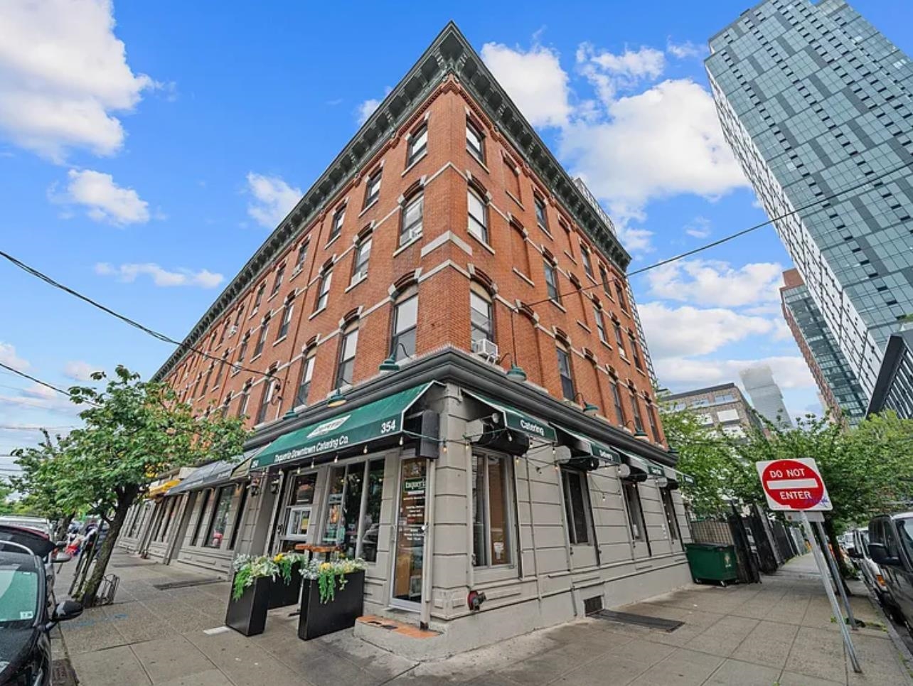 354 GROVE ST Unit: 4A