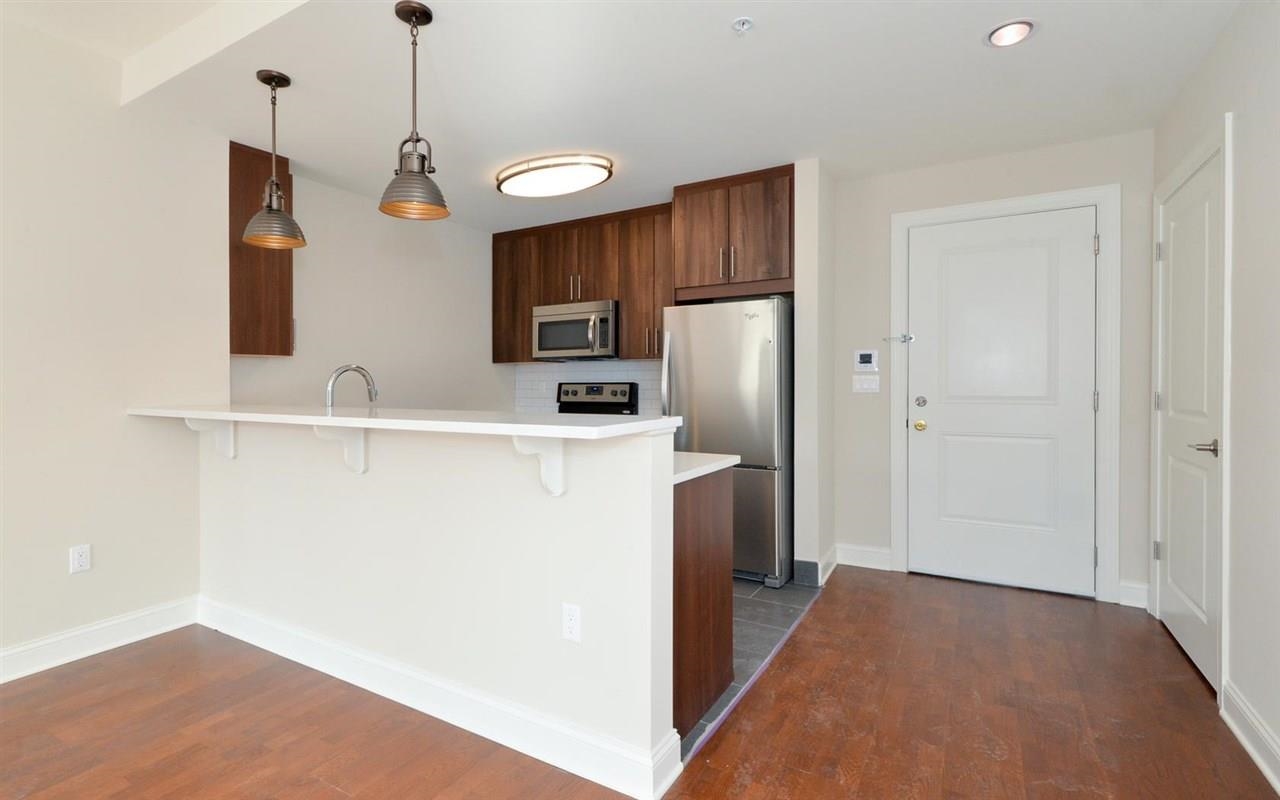 100 MARSHALL ST Unit: 210