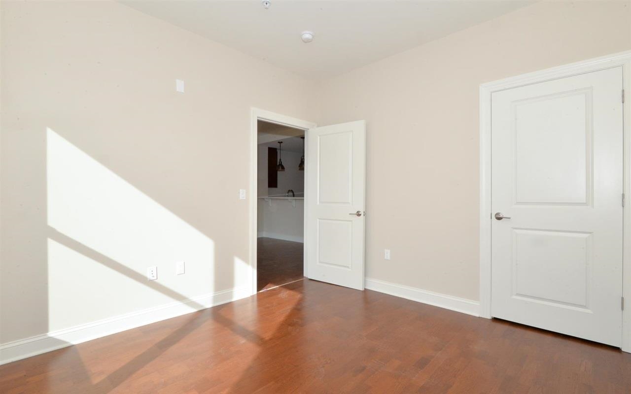 100 MARSHALL ST Unit: 210