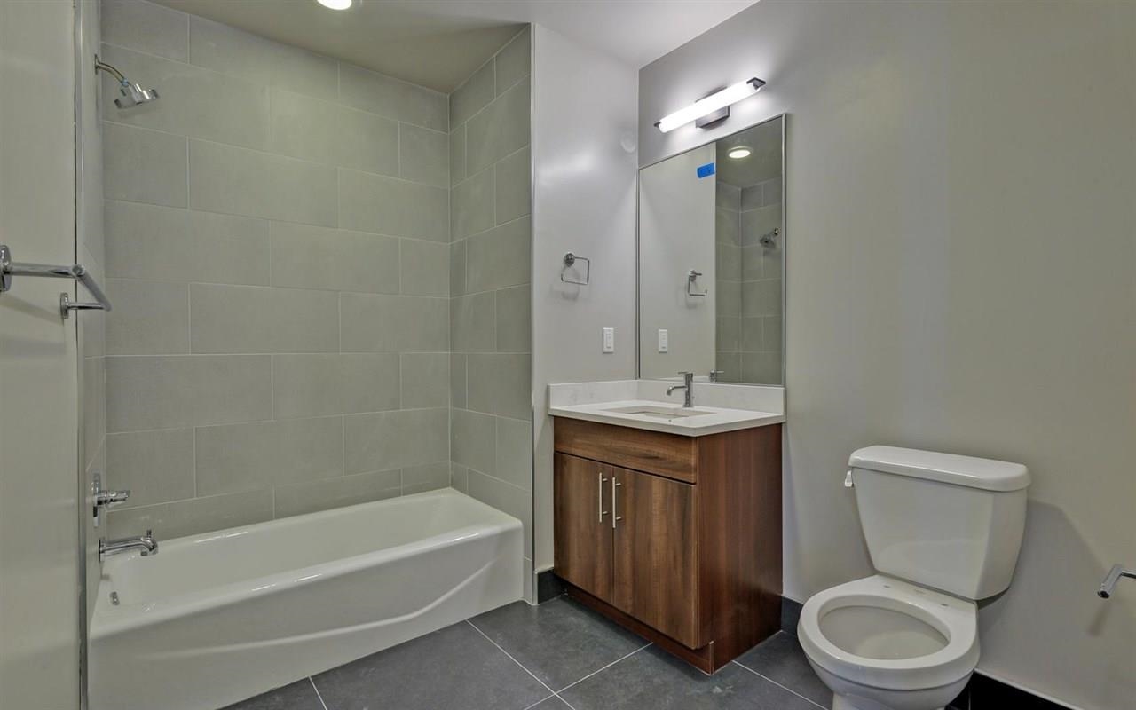 100 MARSHALL ST Unit: 215