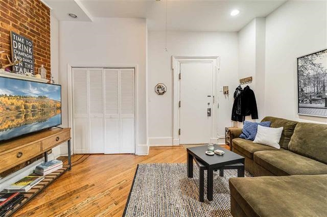 219 GARDEN ST Unit: 2