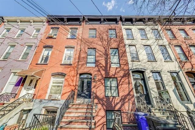 219 GARDEN ST Unit: 2