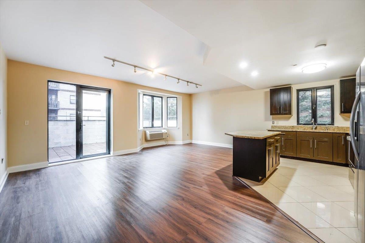 29 1ST ST Unit: 408
