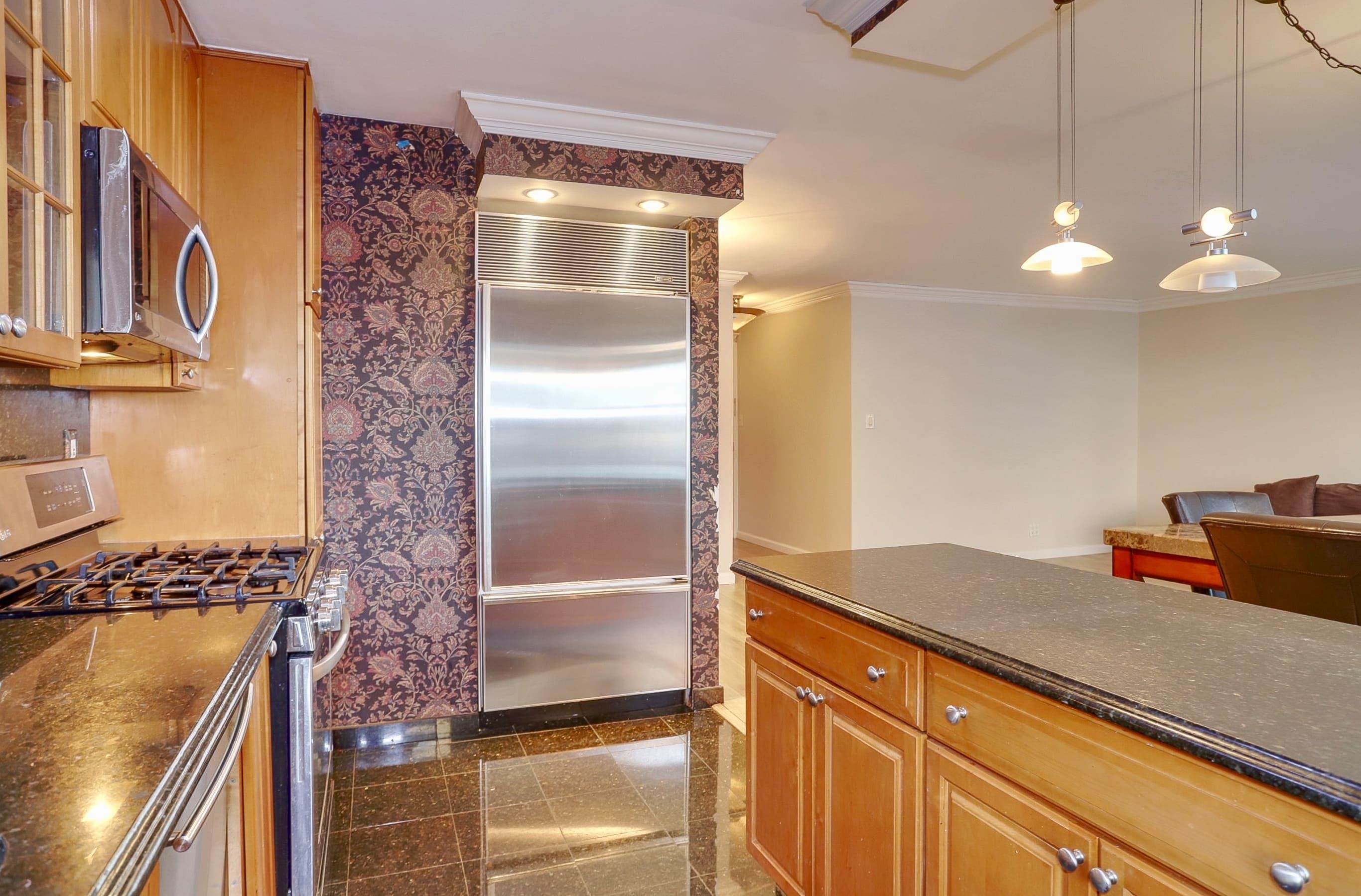 225 ST PAULS AVE Unit: 8K