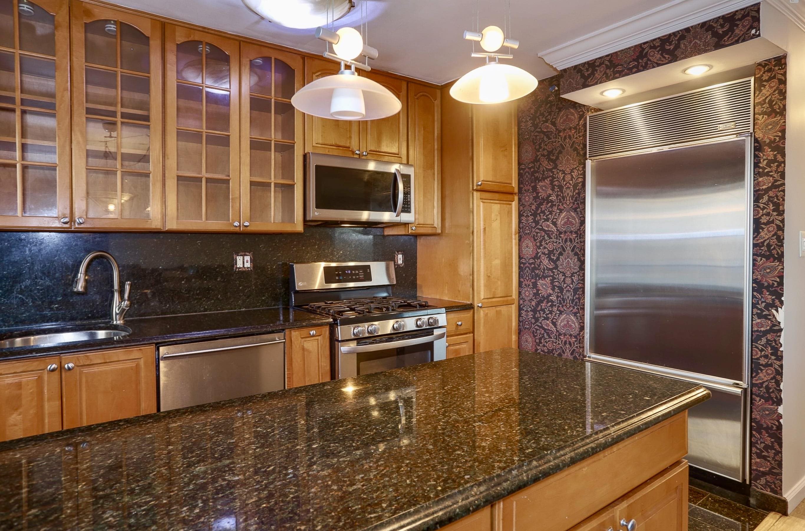 225 ST PAULS AVE Unit: 8K