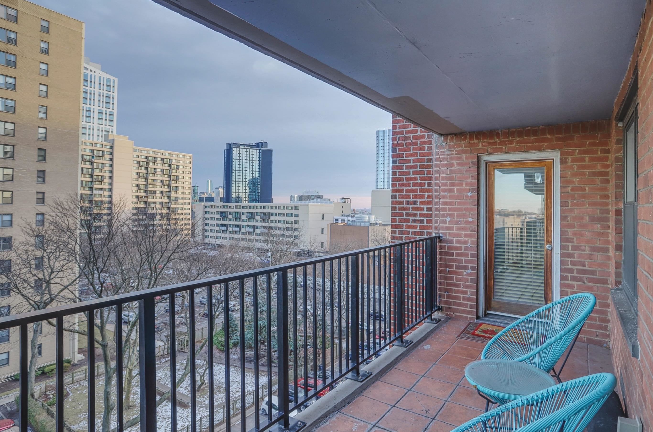 225 ST PAULS AVE Unit: 8K