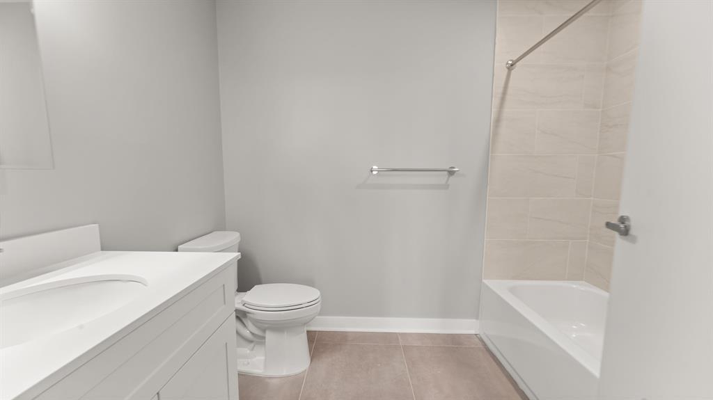 475 COMMUNIPAW AVE Unit: 506