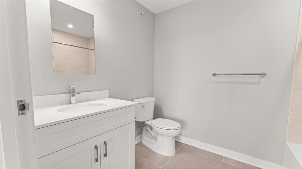475 COMMUNIPAW AVE Unit: 506