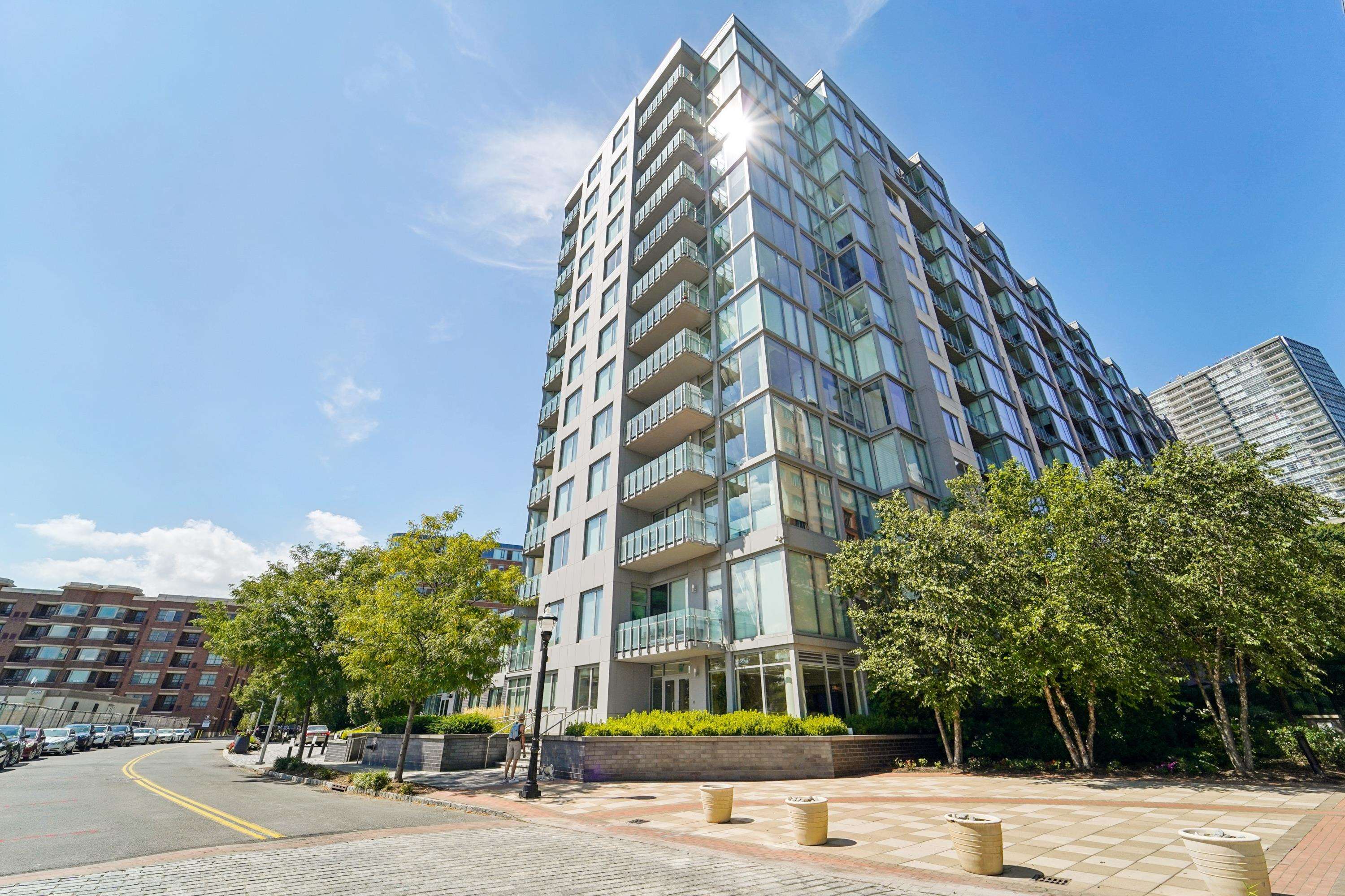 9 AVENUE AT PORT IMPERIAL Unit: 922