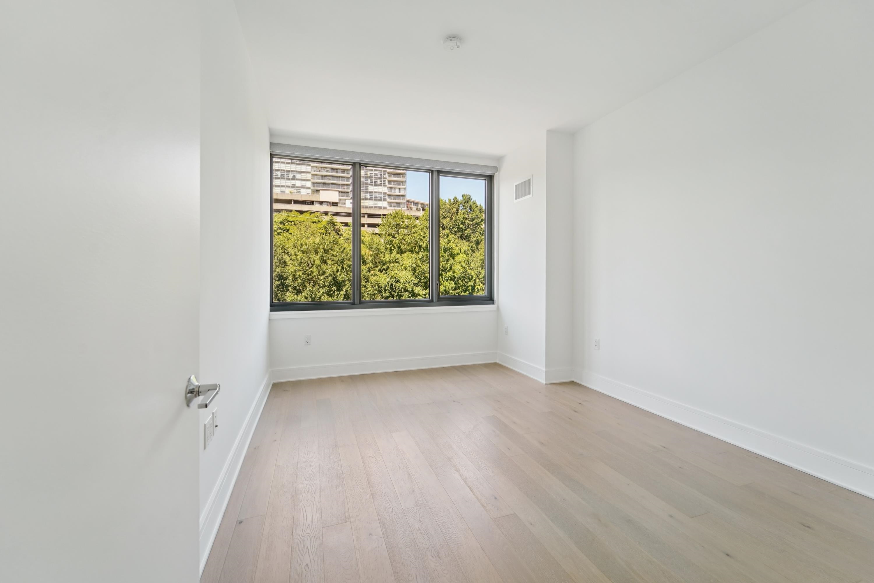 9 AVENUE AT PORT IMPERIAL Unit: 922