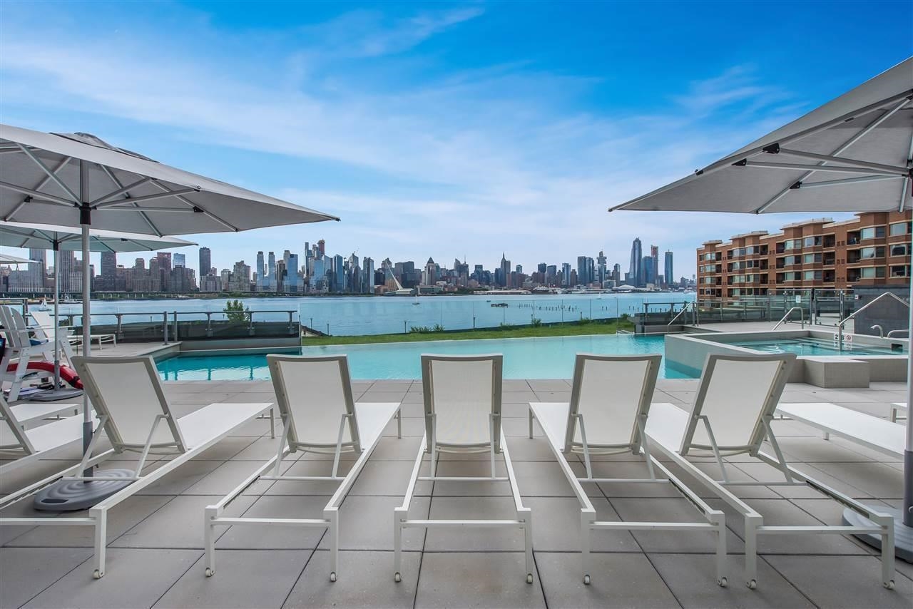 9 AVENUE AT PORT IMPERIAL Unit: 922