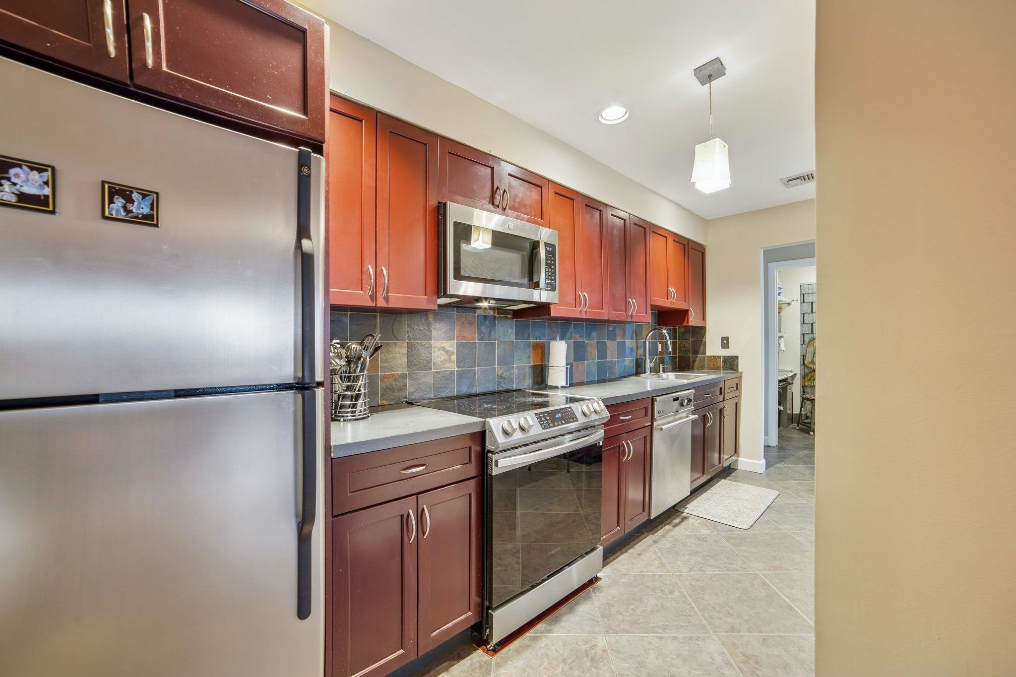 8305 BERGENLINE AVE Unit: 25