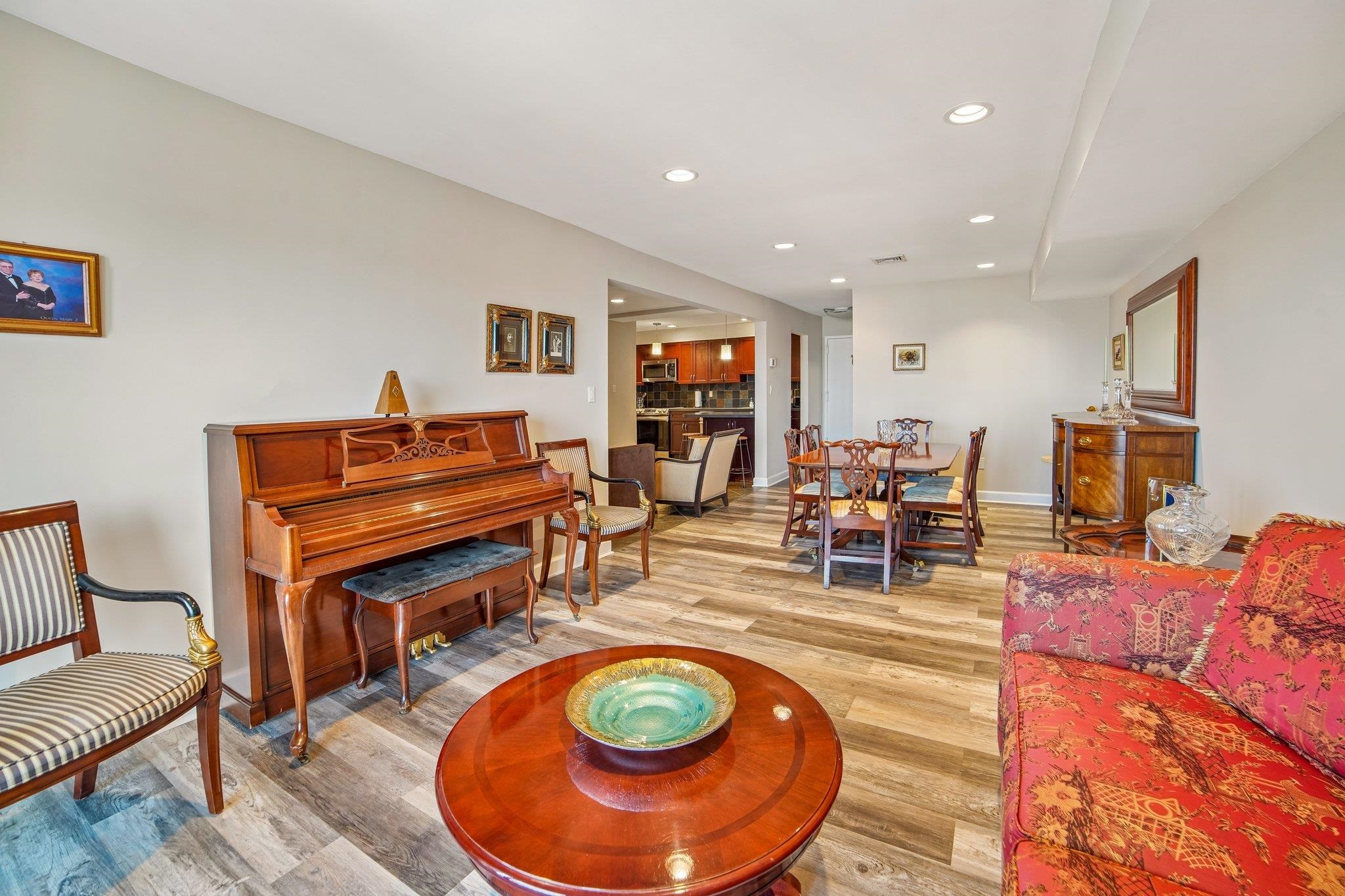 8305 BERGENLINE AVE Unit: 25