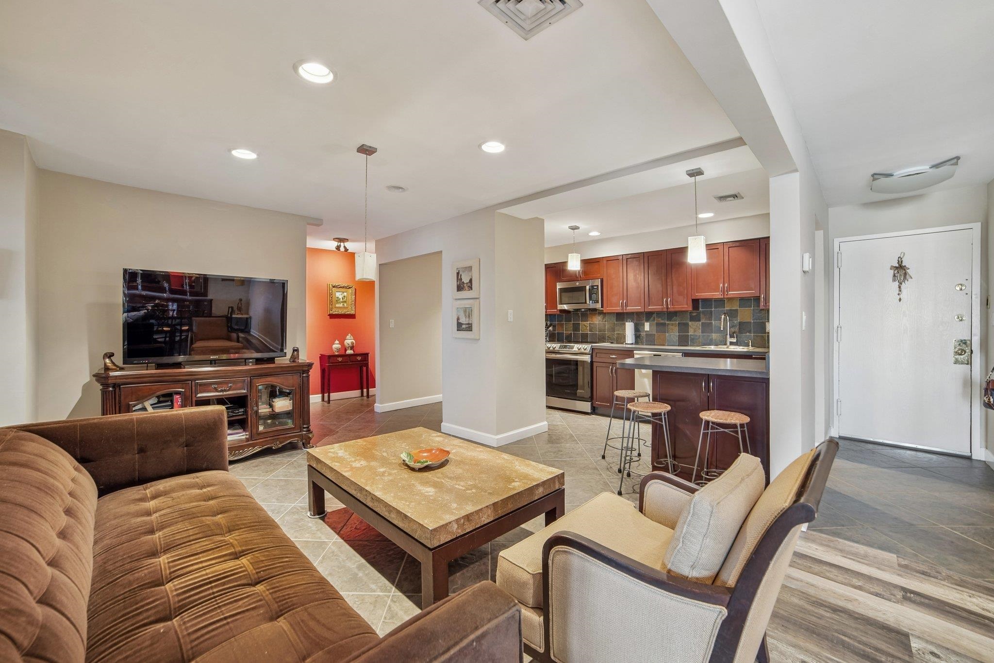 8305 BERGENLINE AVE Unit: 25