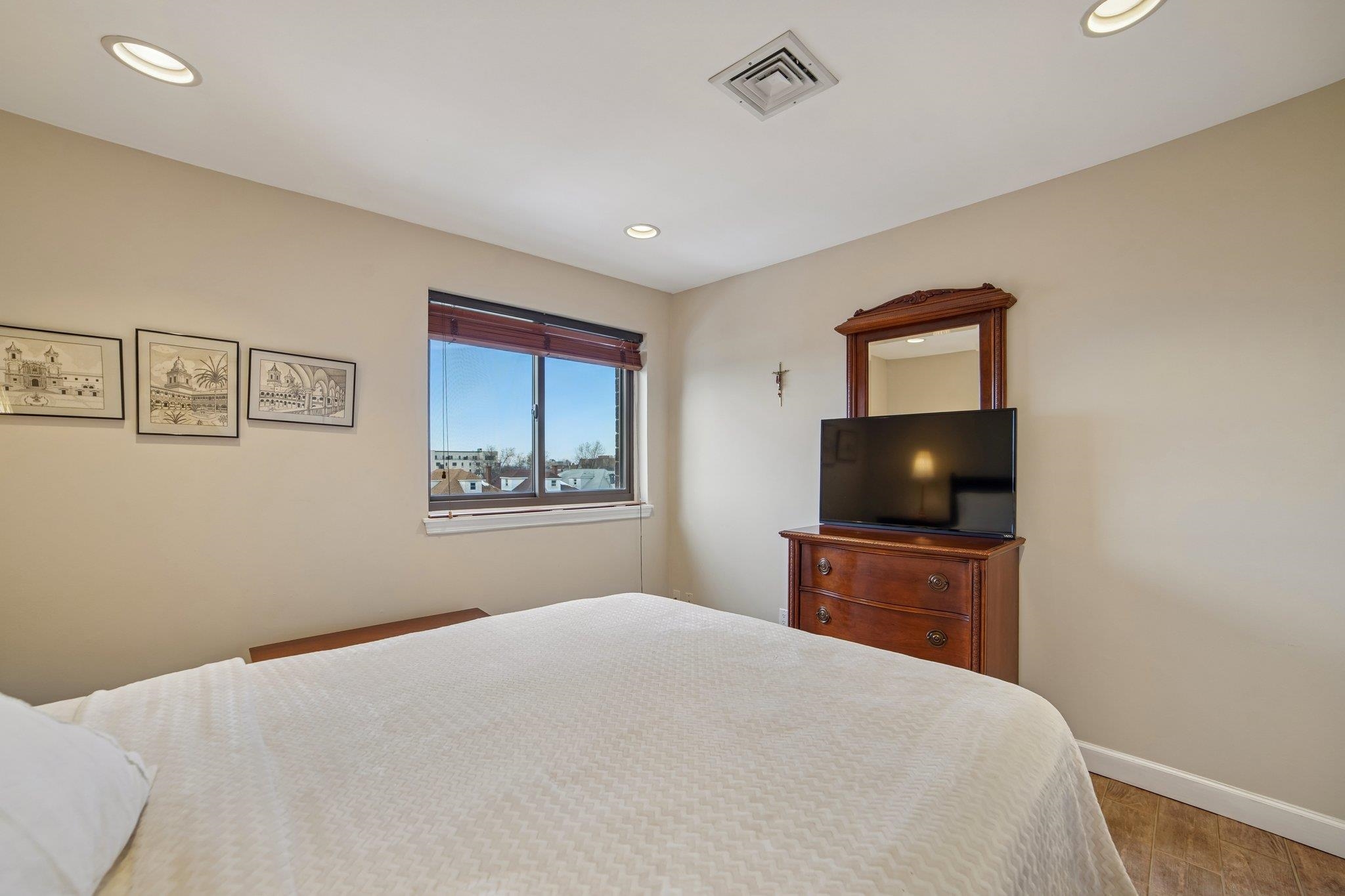 8305 BERGENLINE AVE Unit: 25