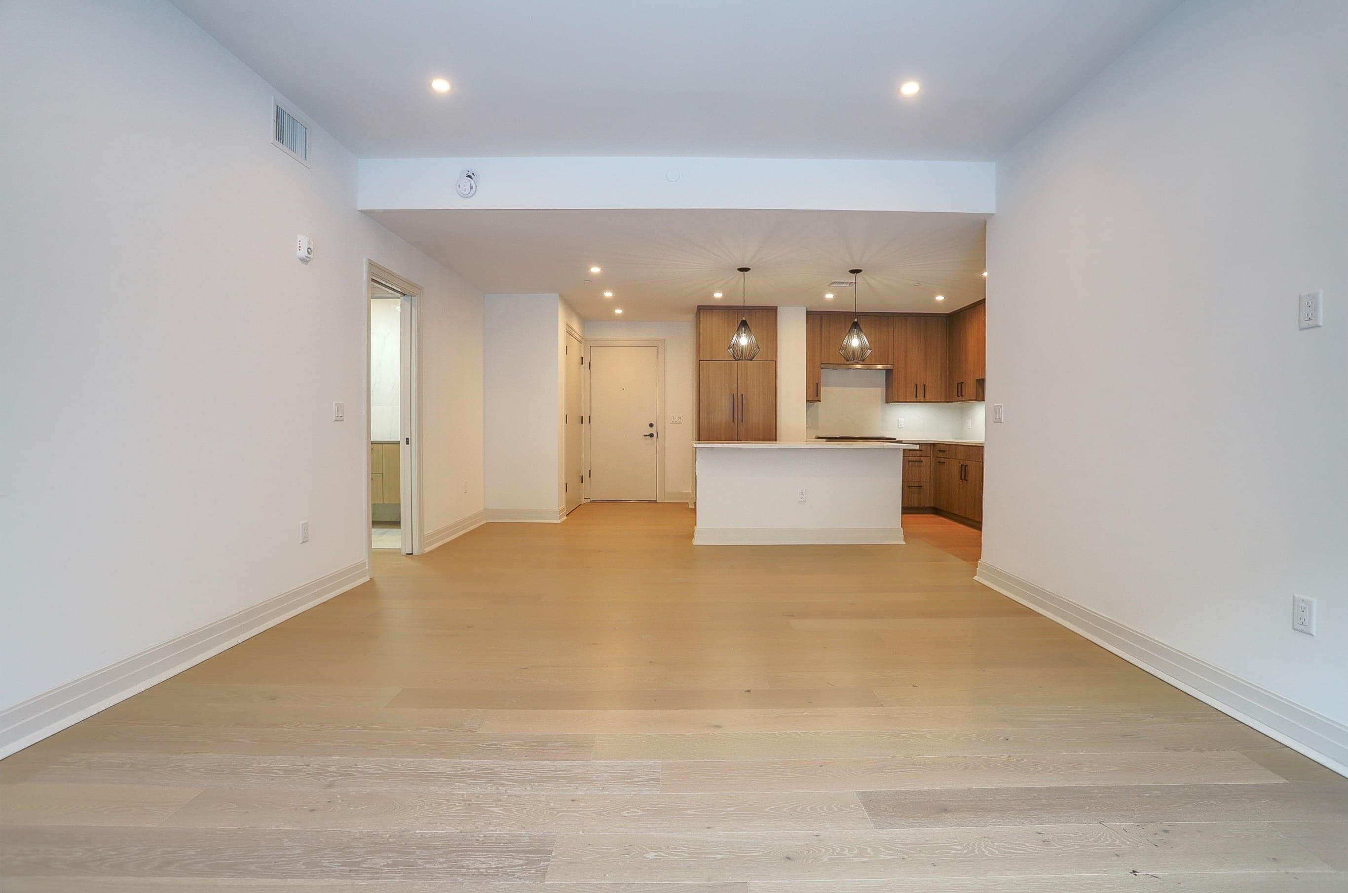 921 MADISON ST Unit: 201