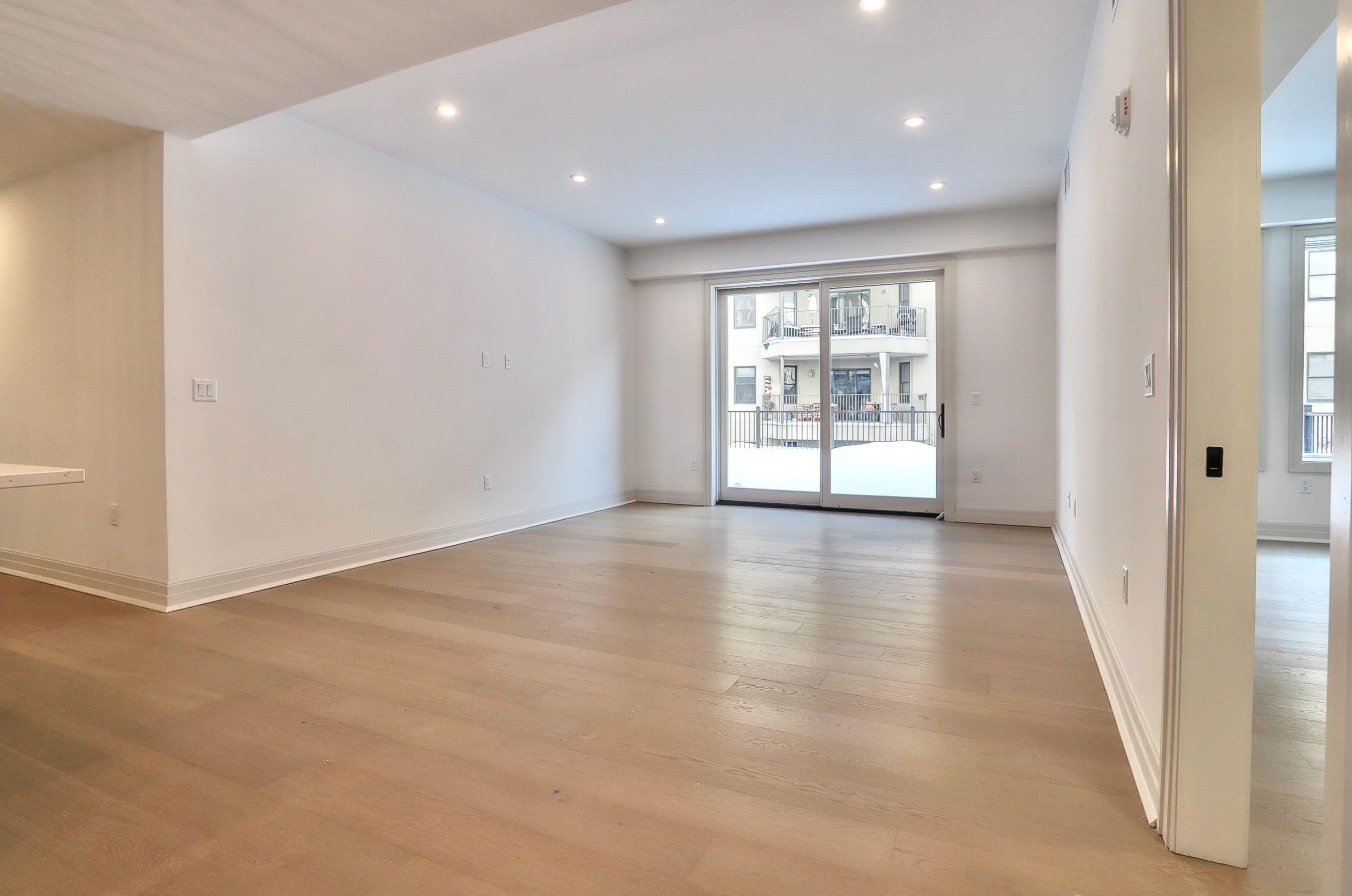 921 MADISON ST Unit: 201